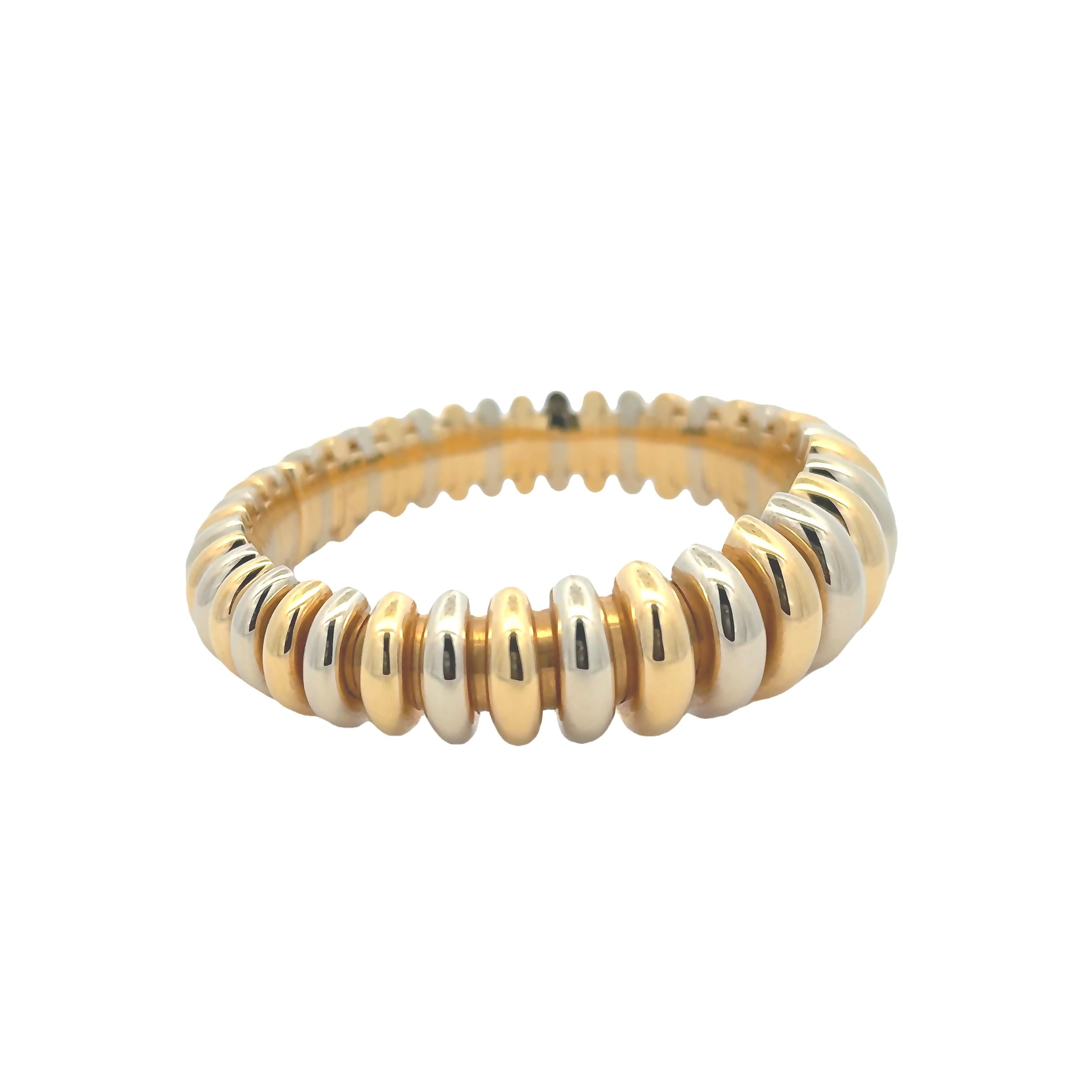 Bvlgari Bracelet jonc alternant or blanc et jaune 18 carats Excellent état - En vente à New York, NY