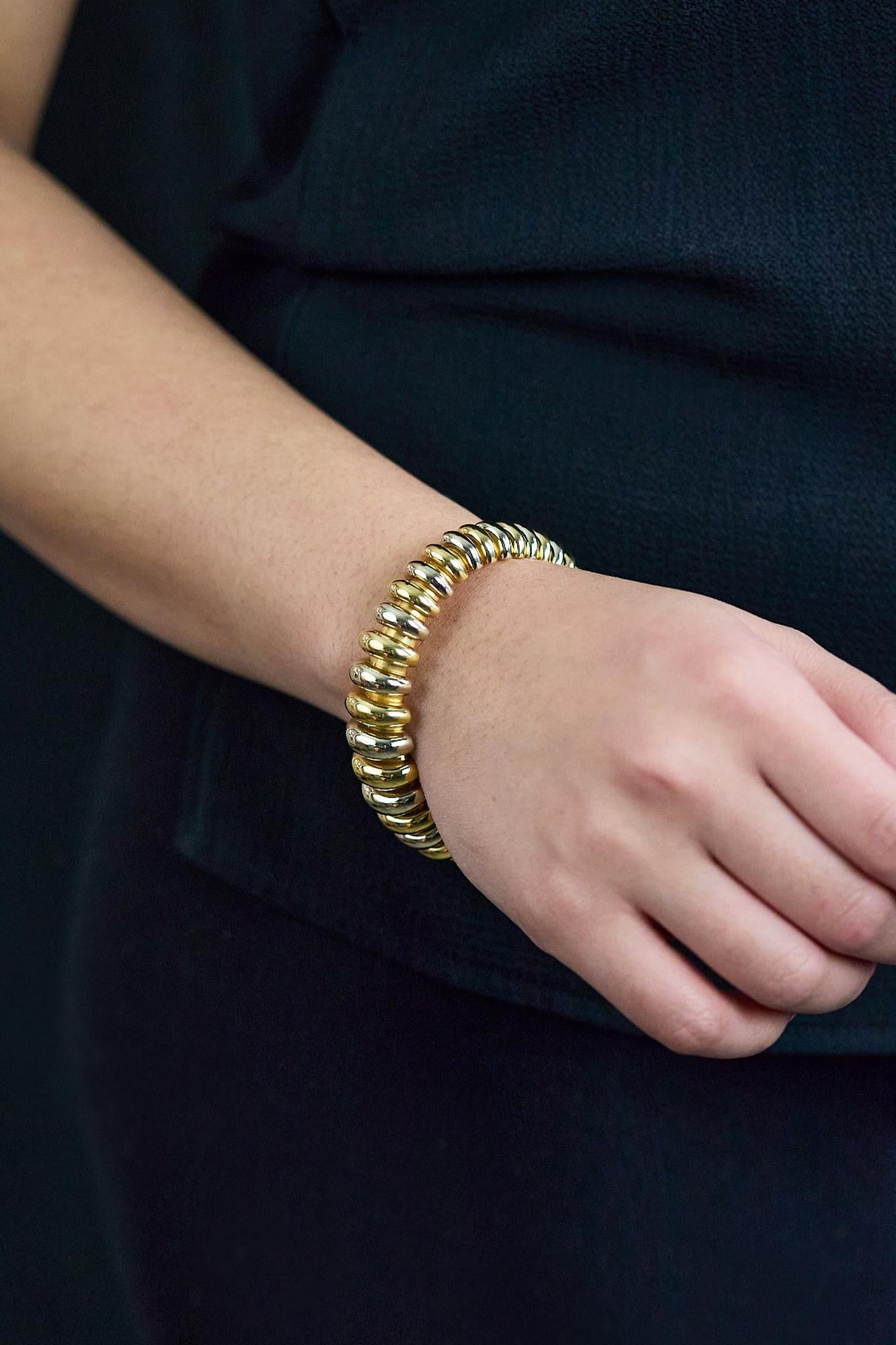 Bvlgari Bracelet jonc alternant or blanc et jaune 18 carats en vente 2