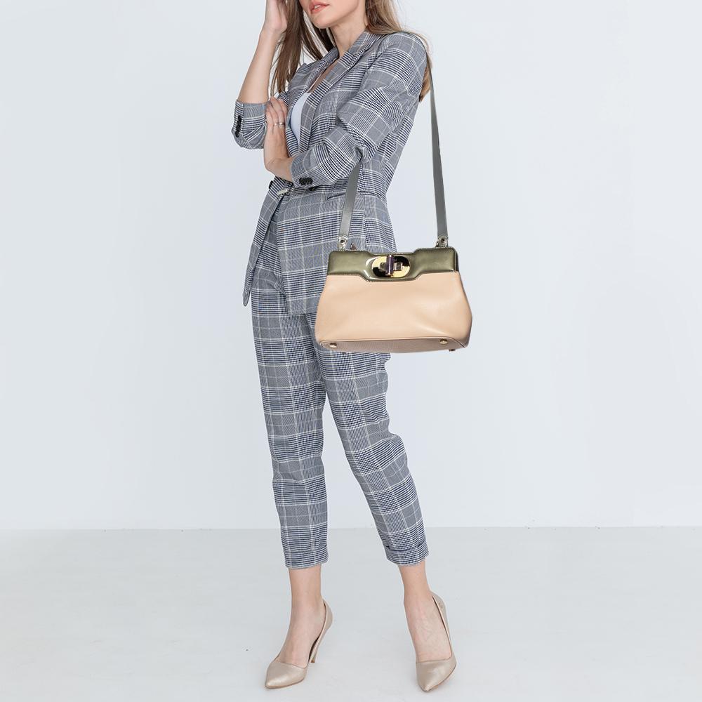 Isabella Rossellini Henkeltasche aus Leder, beige/grau, von Bvlgari (Beige)