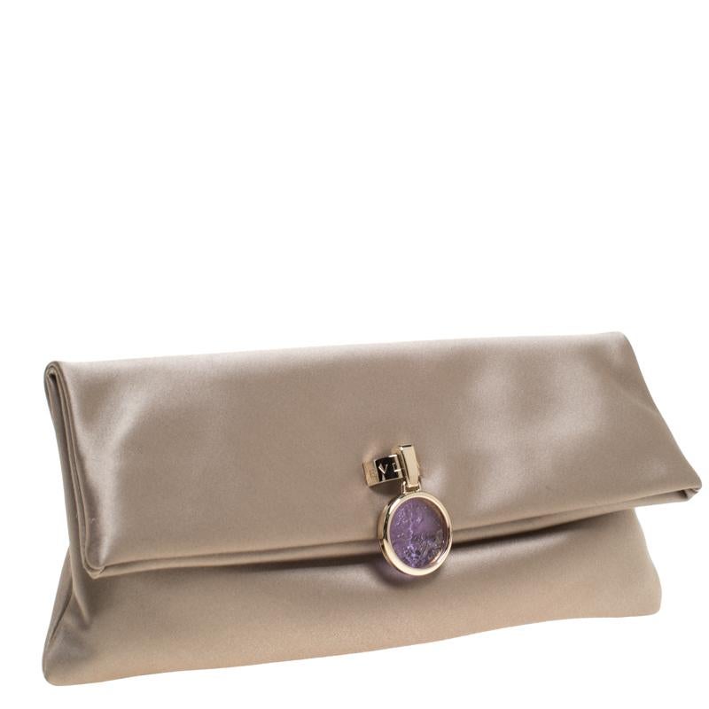 Bvlgari Beige Satin Monete Clutch In Good Condition In Dubai, Al Qouz 2