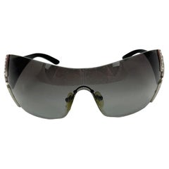 Schwarze Crytsal-Sonnenbrille mit Nieten von Bvlgari