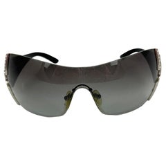 Occhiali da sole Bvlgari con borchie in cristallo nero