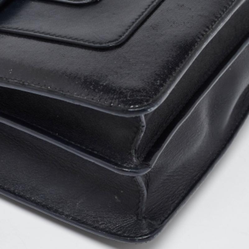 Bvlgari Bolso mediano con solapa Serpenti Forever de piel y charol negro en Bueno Estado en Dubai, Al Qouz 2