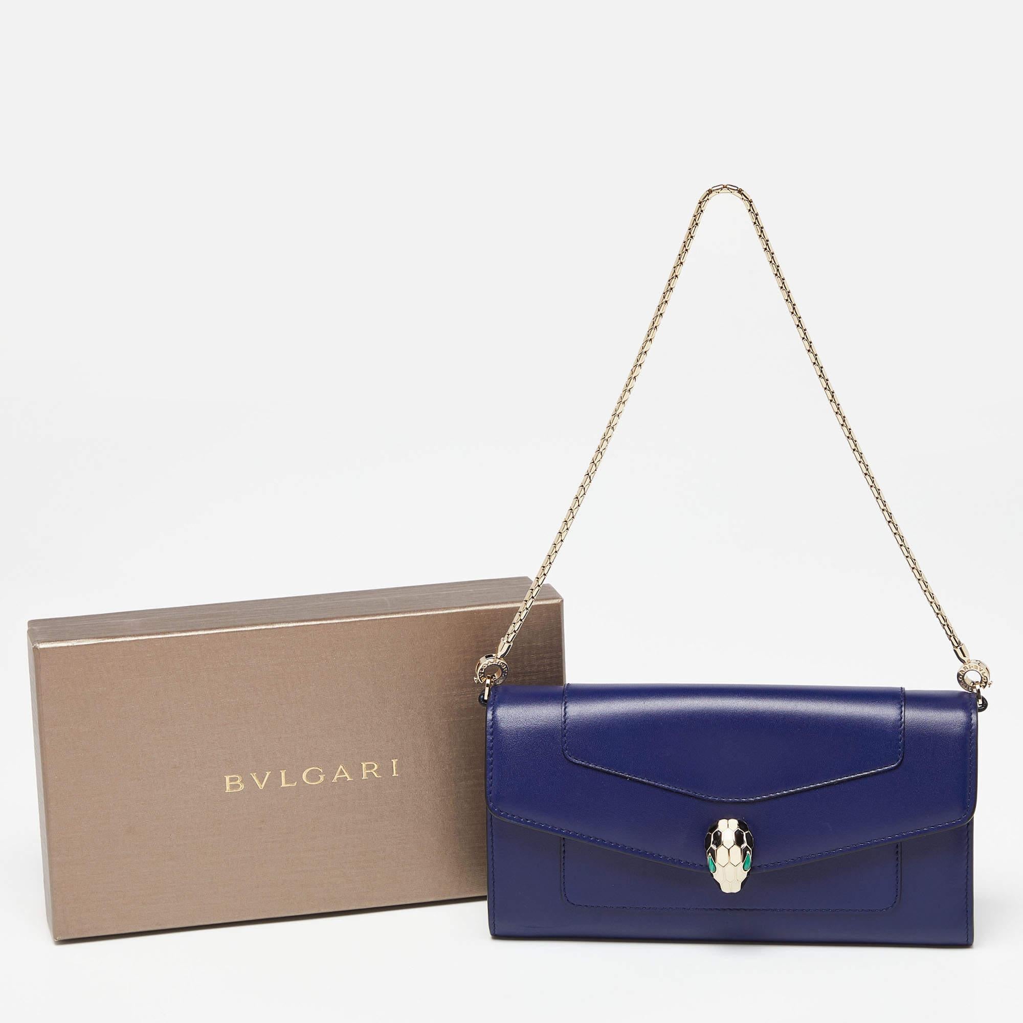 Bvlgari Blue Leather Serpenti Forever Flap Wallet on Chain In Good Condition For Sale In Dubai, Al Qouz 2