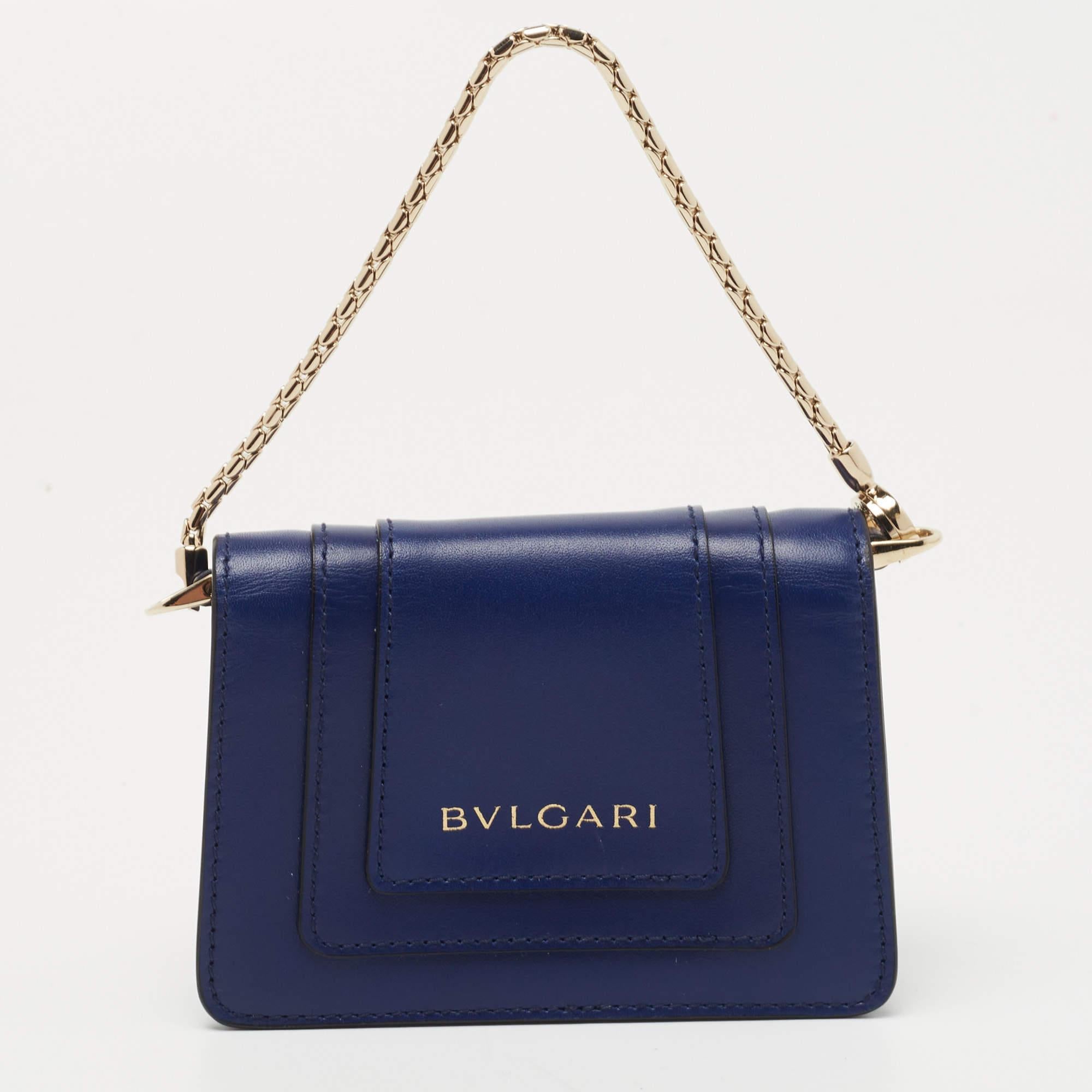 This Bvlgari accessory is an example of the brand's fine designs that are skillfully crafted to project a classic charm. It is a functional creation with an elevating appeal.

