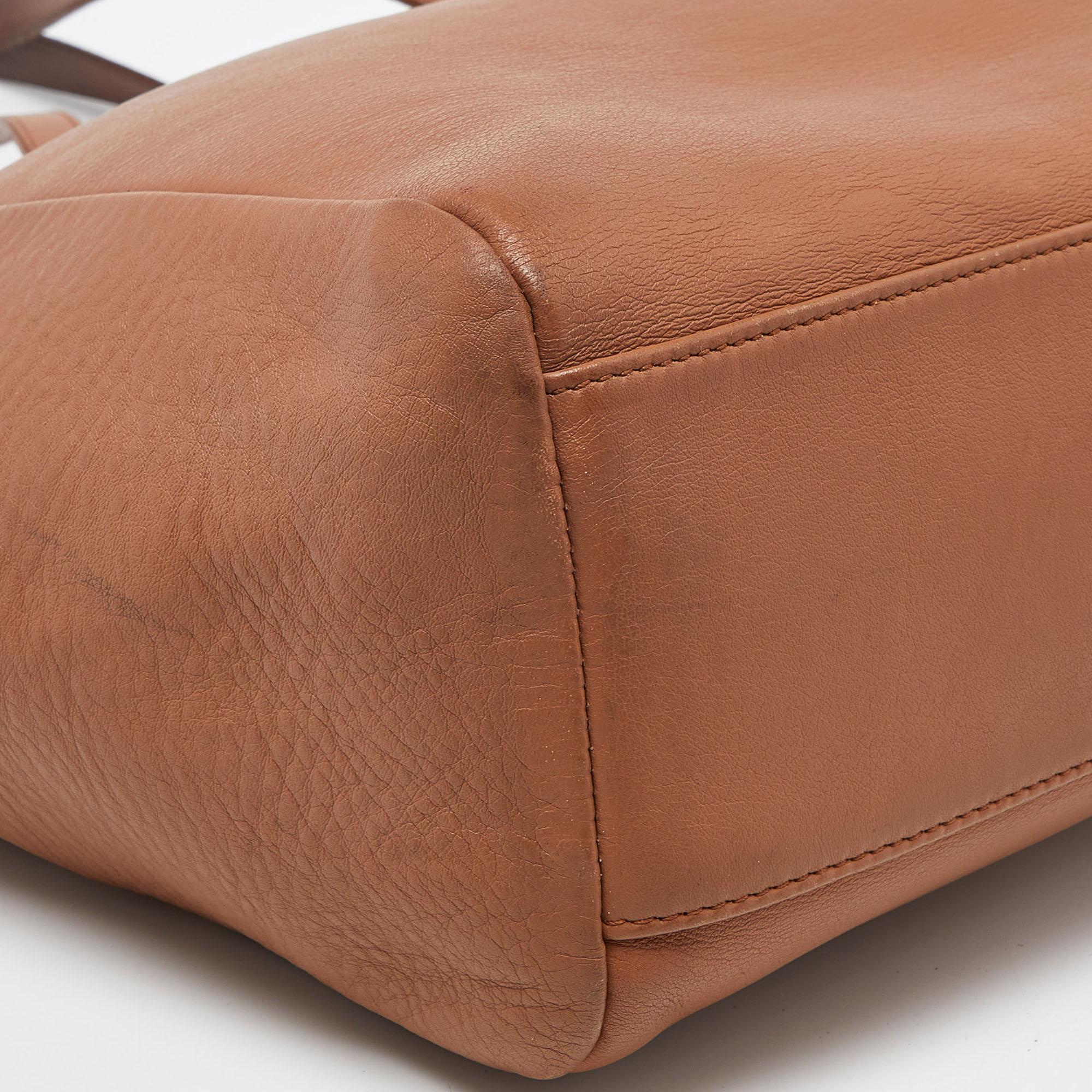 Bvlgari Braune Shopper-Tasche mit doppeltem Reißverschluss aus Leder im Angebot 2