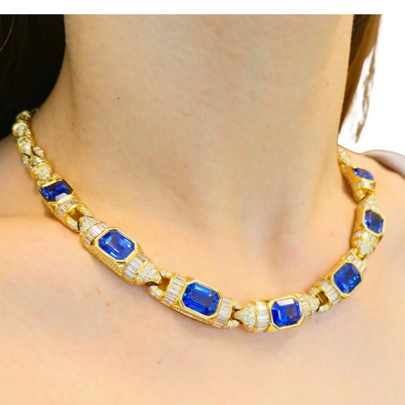Bvlgari Bulgari Collar de Oro de 18k Diamantes Sri Lanka Zafiros No Heat 39,77 Cts en Bueno estado para la venta en Beverly Hills, CA