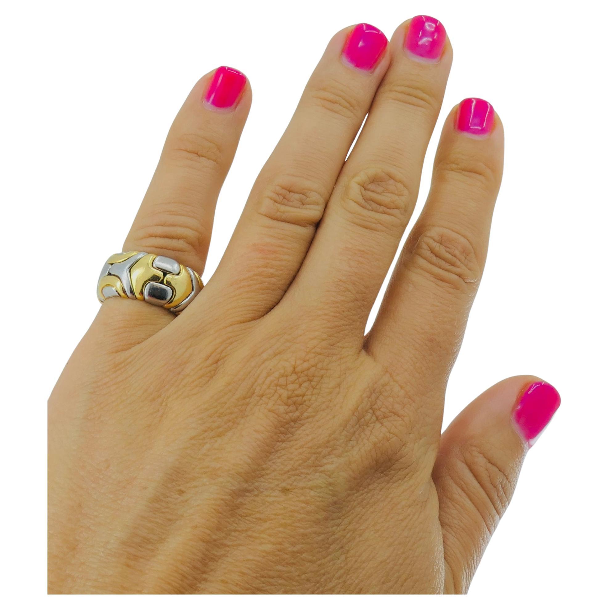 DESIGNER: Bulgari
CIRCA: 1988
MATERIALS: 18K Gold and Stainless Steel
WEIGHT: 11.3 grams
MEASUREMENTS: 3/8