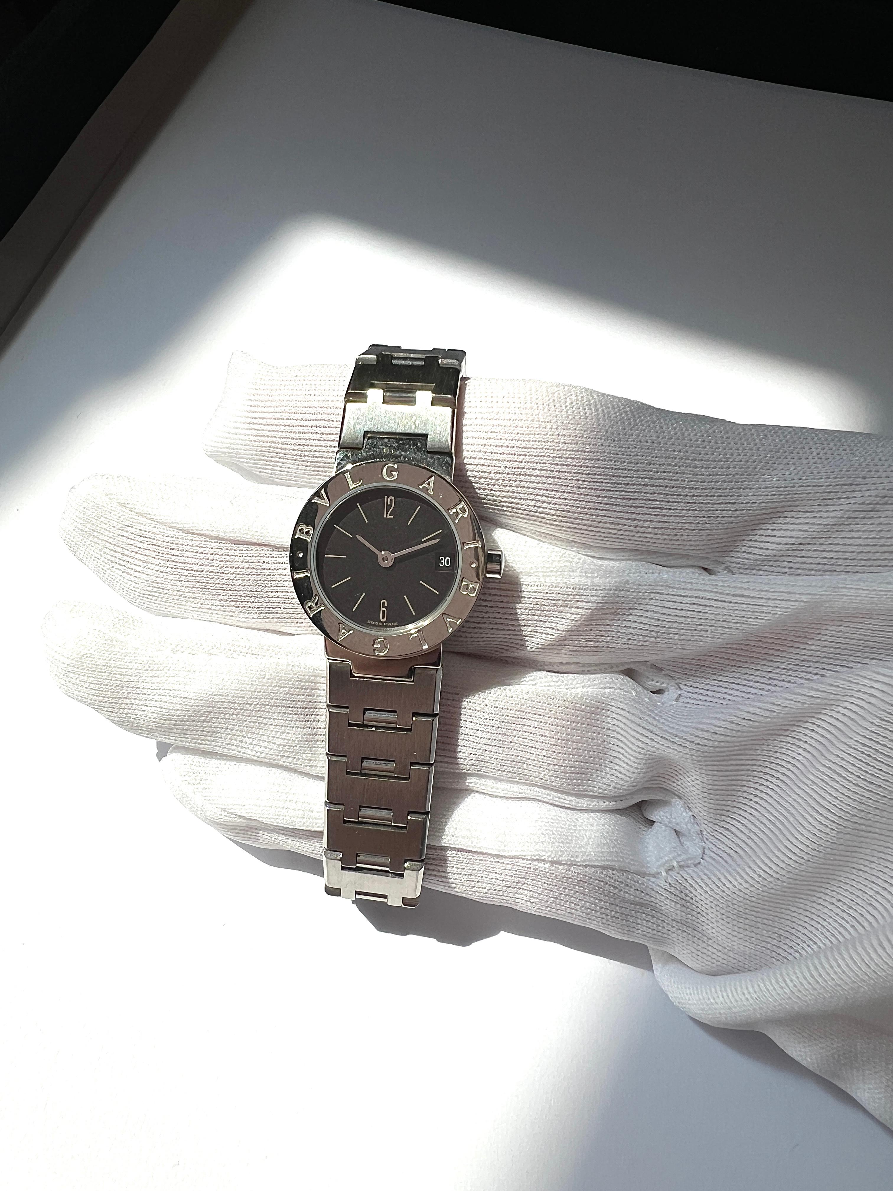 Bvlgari Bulgari BB23SSD Stainless Steel Watch Black Dial Swiss Made

Details:
Stainless steel, black dial, deployment buckle, quartz movement, weight: 48.5 grams.

In excellent condition.