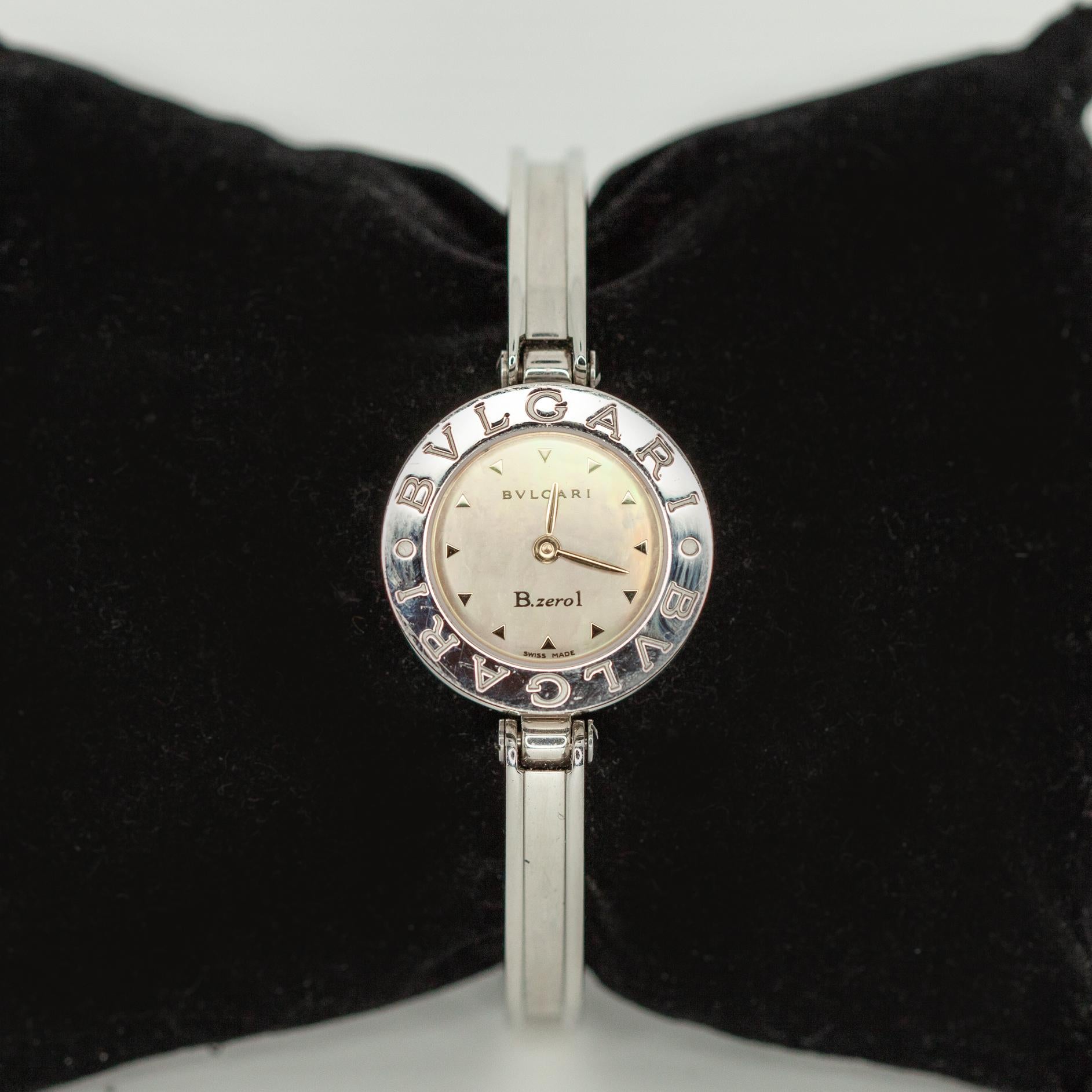 Bvlgari Montre bracelet en acier inoxydable Bulgari B.zero1 avec cadran en nacre Unisexe en vente