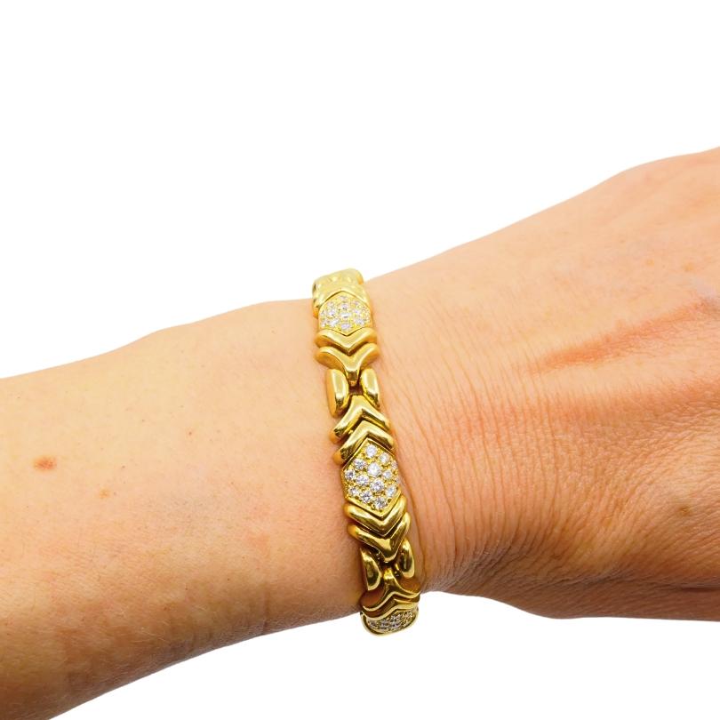 Round Cut Bvlgari Bulgari Diamond Gold Bracelet