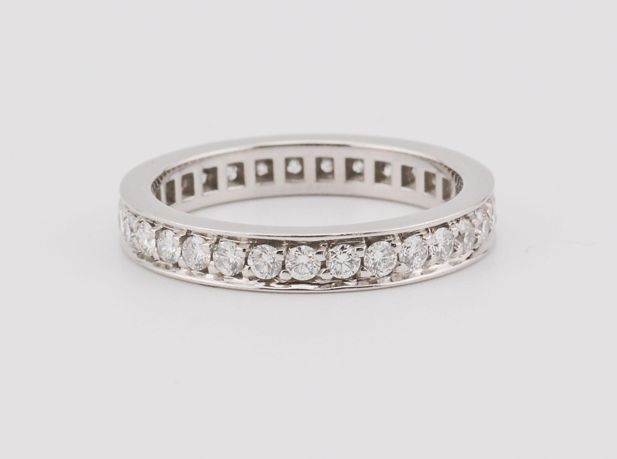 Taglio brillante Bvlgari Bulgari Anello Eternità in Platino con Diamante Misura 5,5 in vendita