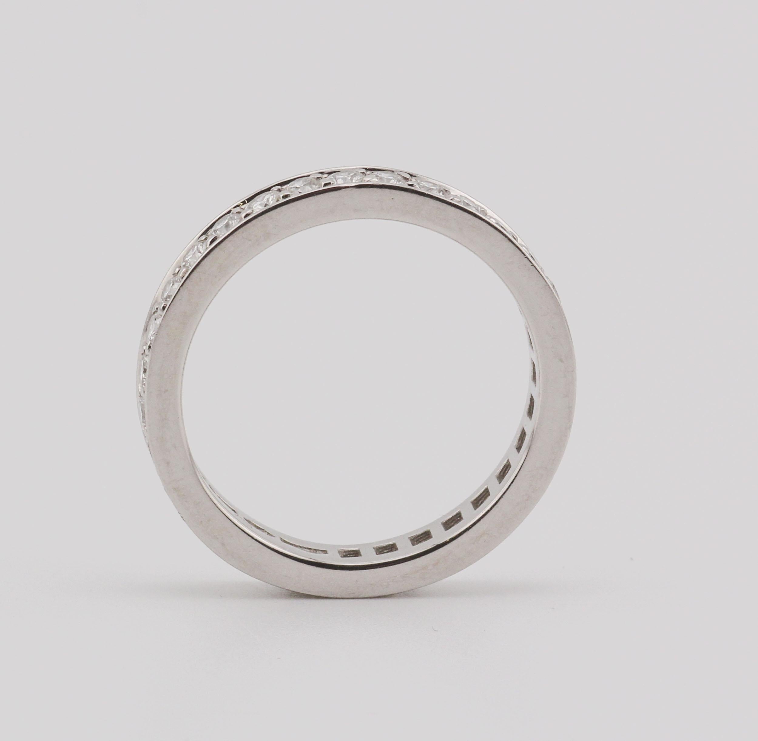 Bvlgari Bulgari Anello Eternità in Platino con Diamante Misura 5,5 In condizioni buone in vendita a Simpsonville, SC