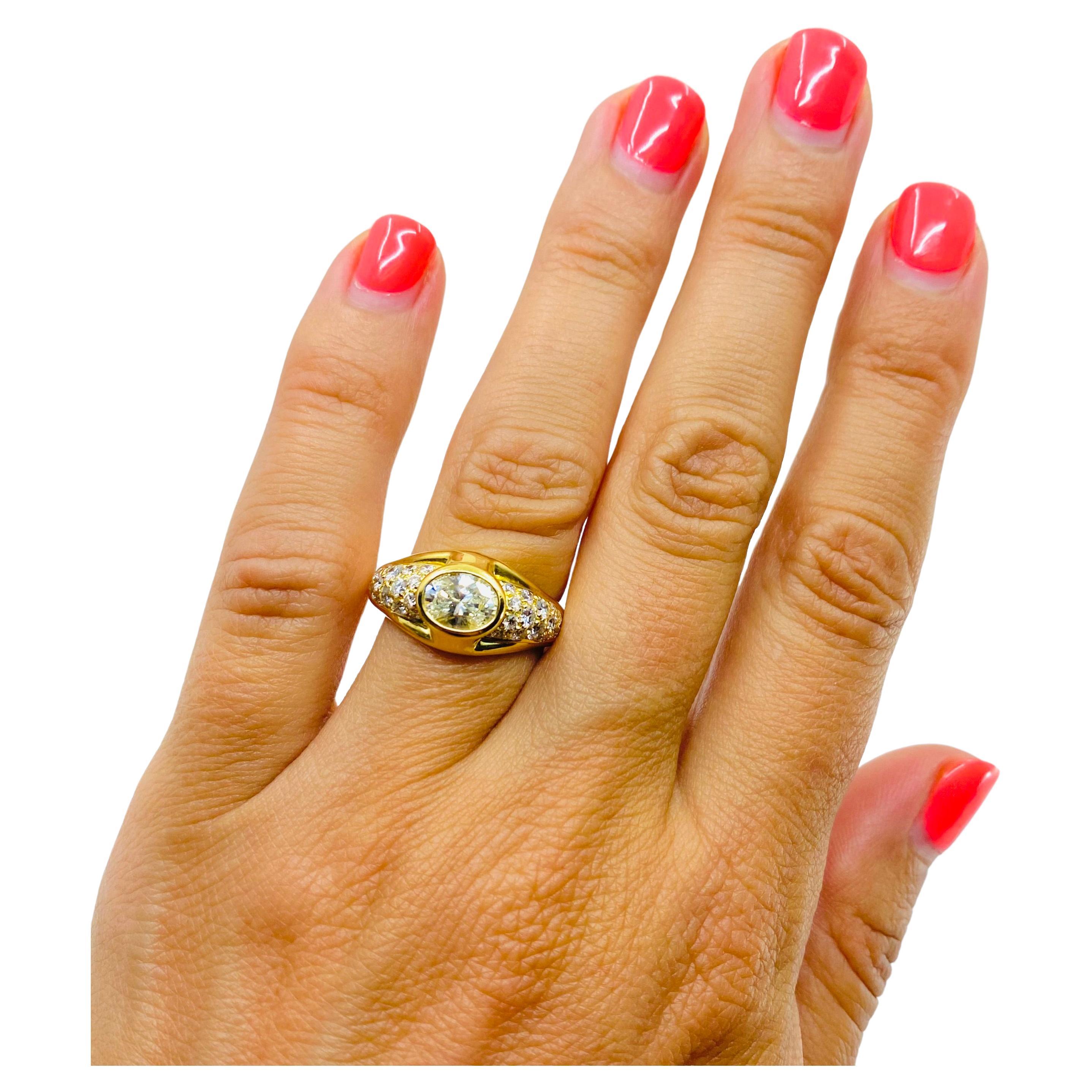 


DESIGNER: Bulgari
CIRCA: 1970s
MATERIALS: 18K Yellow  Gold
GEMSTONE: 1.2 cts Oval Cut Diamond 
GEMSTONE 2: Round Brilliant Cut Diamonds
WEIGHT: 8.3 grams
RING SIZE: 7
HALLMARKS: BVLGARI, 750, 1970

A Bulgari diamond ring crafted from 18k gold.