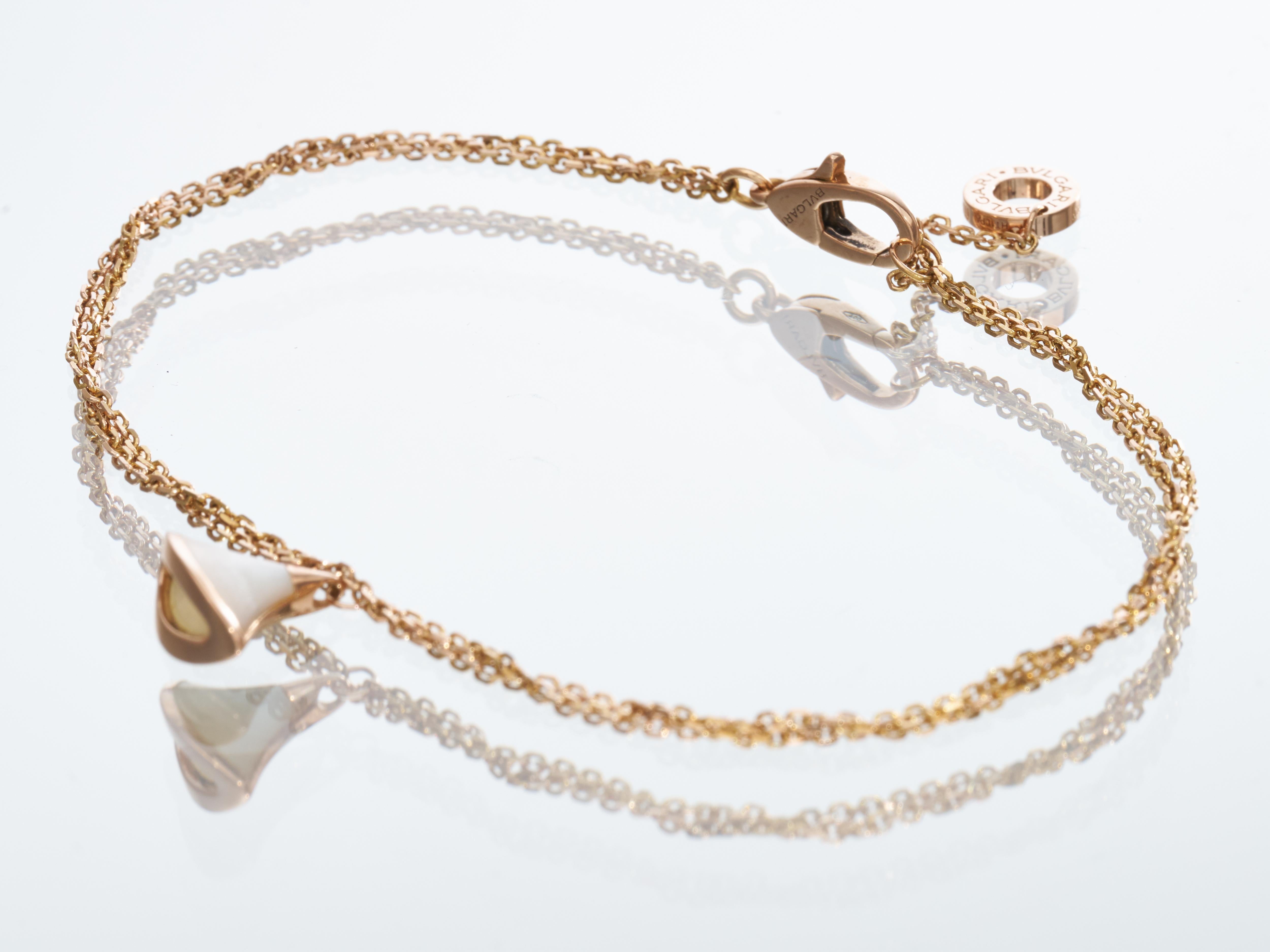 Bvlgari Bulgari Diva's Dream Bracelet Mother of Pearl 18K Rose Gold RRP £1510 In Good Condition For Sale In London, GB