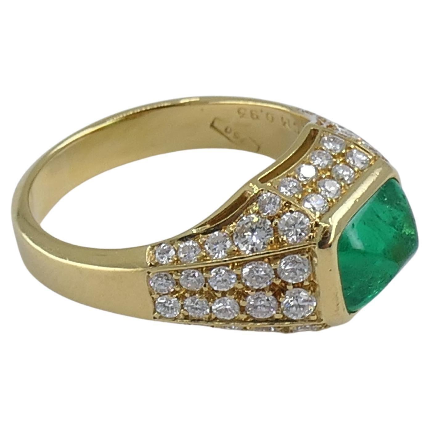 Bvlgari Bulgari Emerald Sugarloaf Cabochon Ring Diamond 18k Gold In Excellent Condition In Beverly Hills, CA