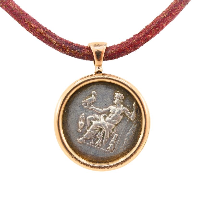 Bvlgari Bulgari Collier Monet Pièce de monnaie romaine antique Cordon en cuir doré en vente 1