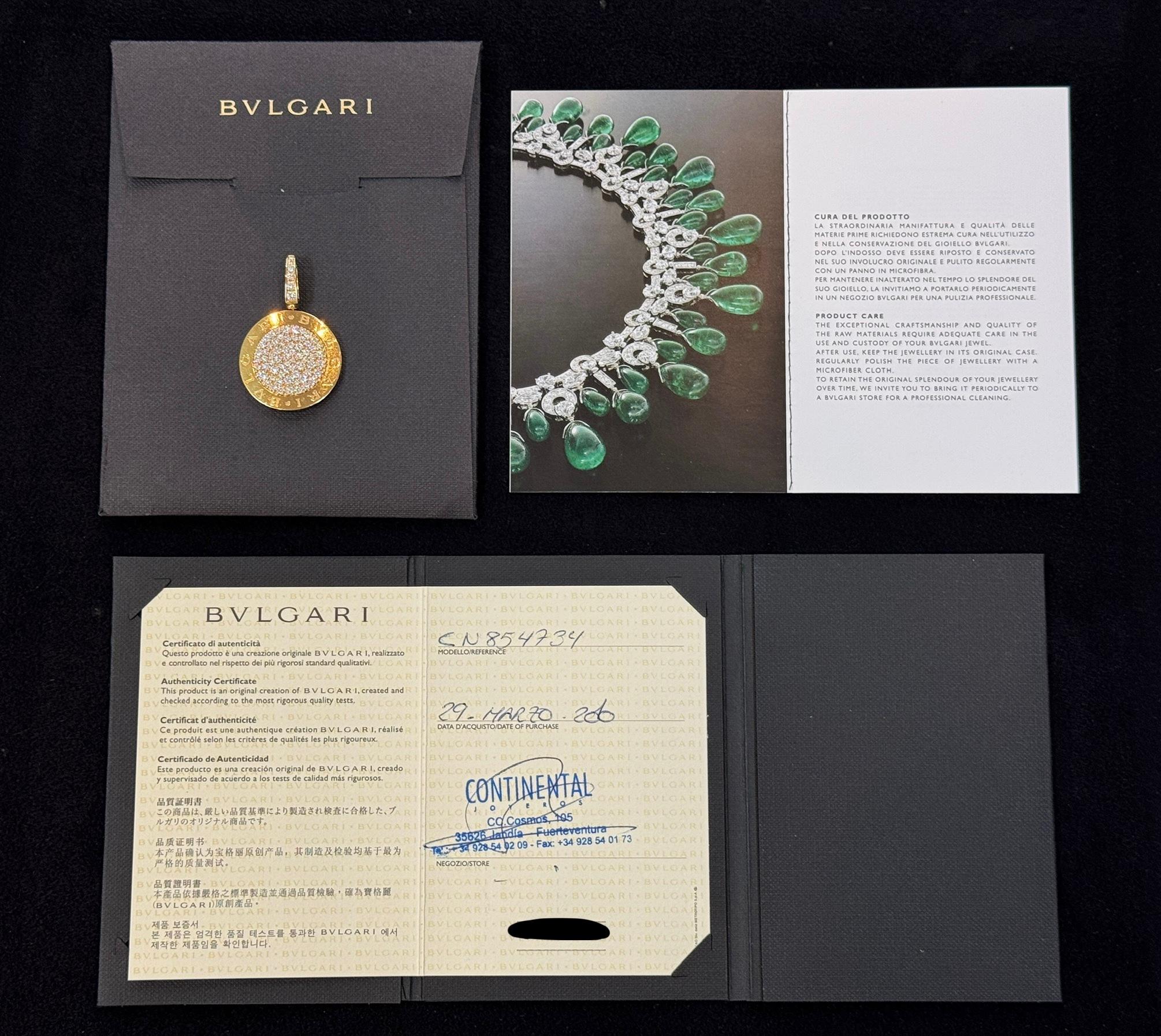 Bvlgari Bulgari Roma Collana Pave Ciondolo in oro giallo 18 carati 2,7 CT Diamanti in vendita 5