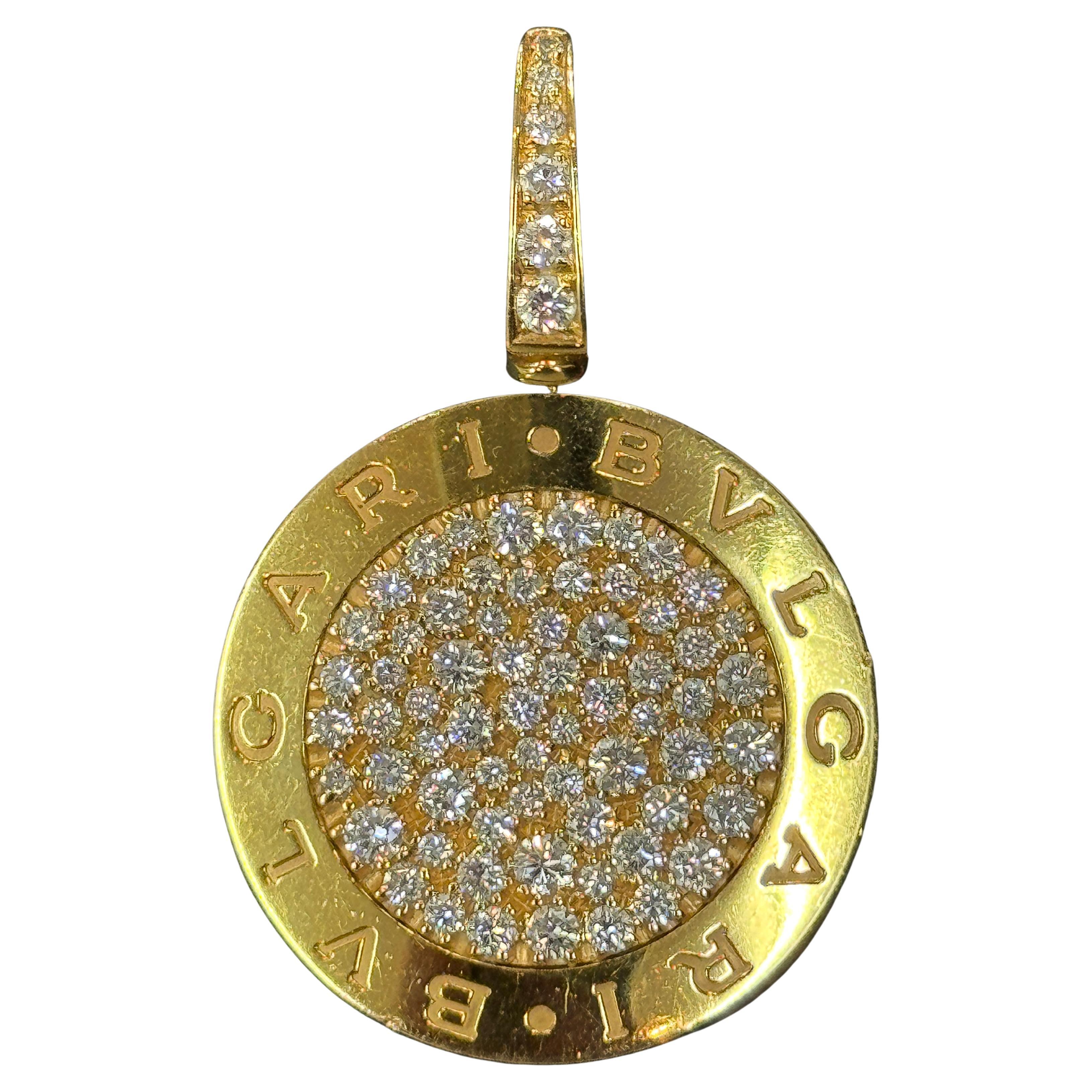 Bvlgari Bulgari Roma Collana Pave Ciondolo in oro giallo 18 carati 2,7 CT Diamanti in vendita