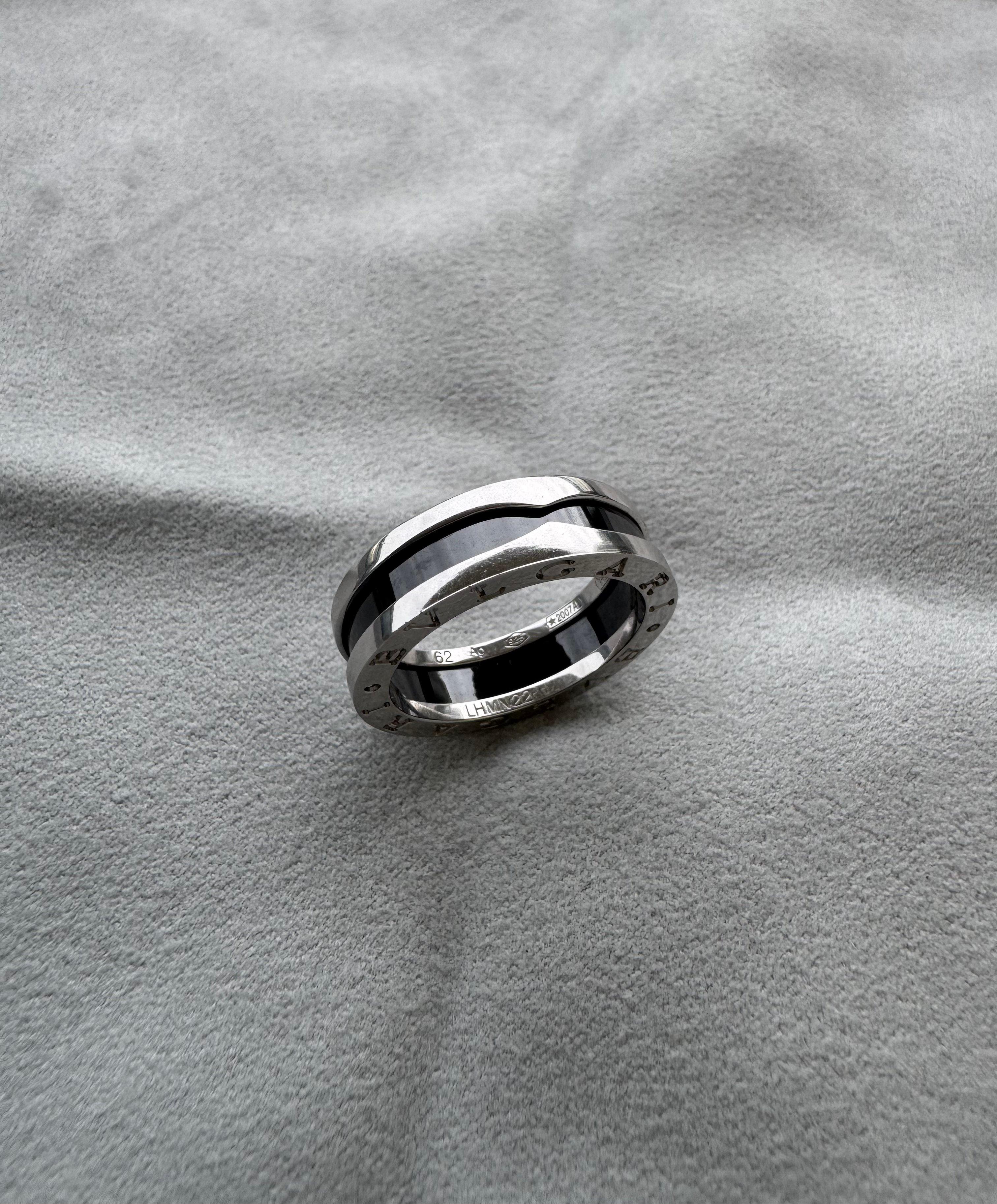 Bvlgari Bulgari Save the Children Anello grande in ceramica nera in argento Sterling 925 In condizioni ottime in vendita a Fairfax, VA