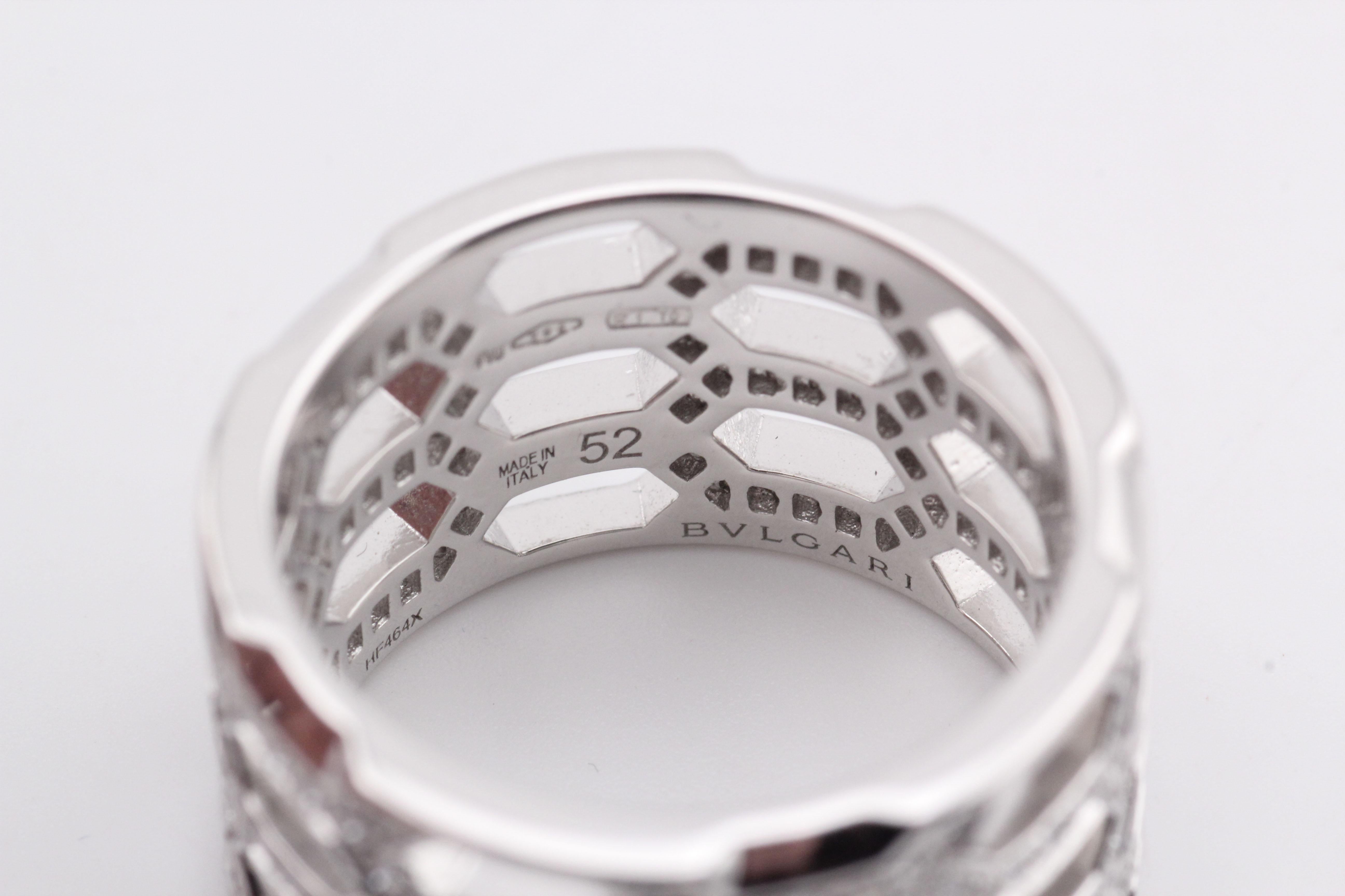 BVLGARI Bulgari Serpenti, bague d'éternité en or blanc 18 carats avec diamants, taille 6 52 en vente 3