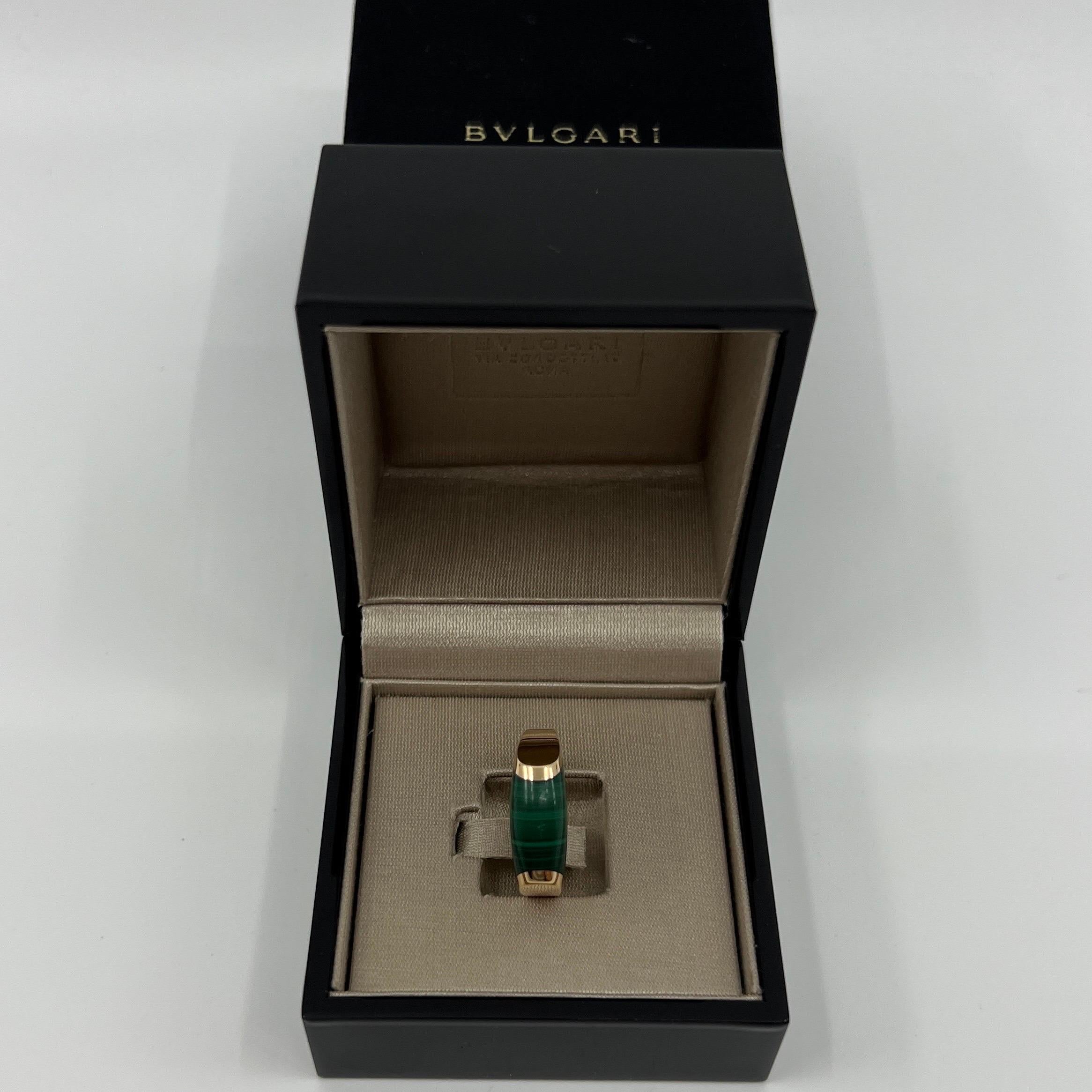 Rare Bvlgari Green Malachite Tronchetto Mvsa 18k Rose Gold Ring.

Beautiful domed green malachite set in a fine 18k rose gold tension set ring.

In excellent condition, has been professionally polished and cleaned.
Approx. 5.3mm width.

Ring size: