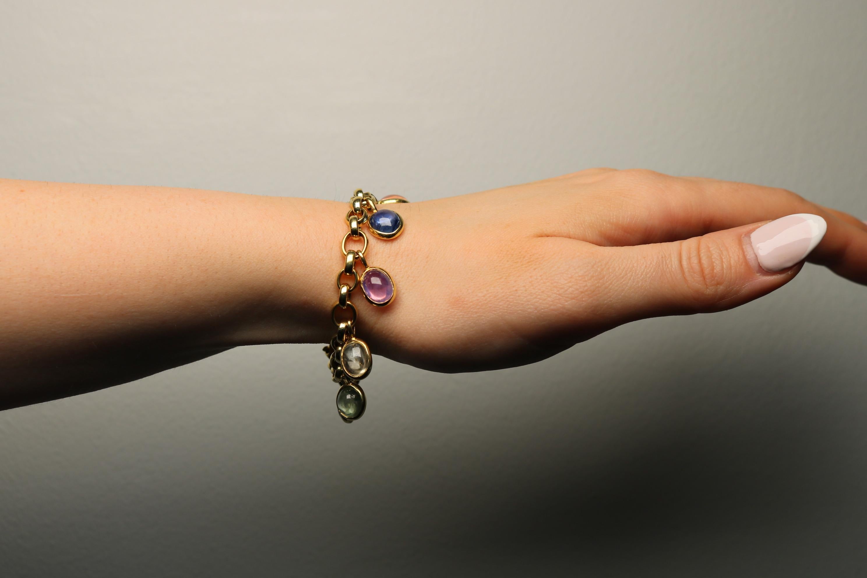 Bvlgari Bulgari Bracciale Charm con zaffiro multicolore d'epoca in oro giallo 18 carati in vendita 8