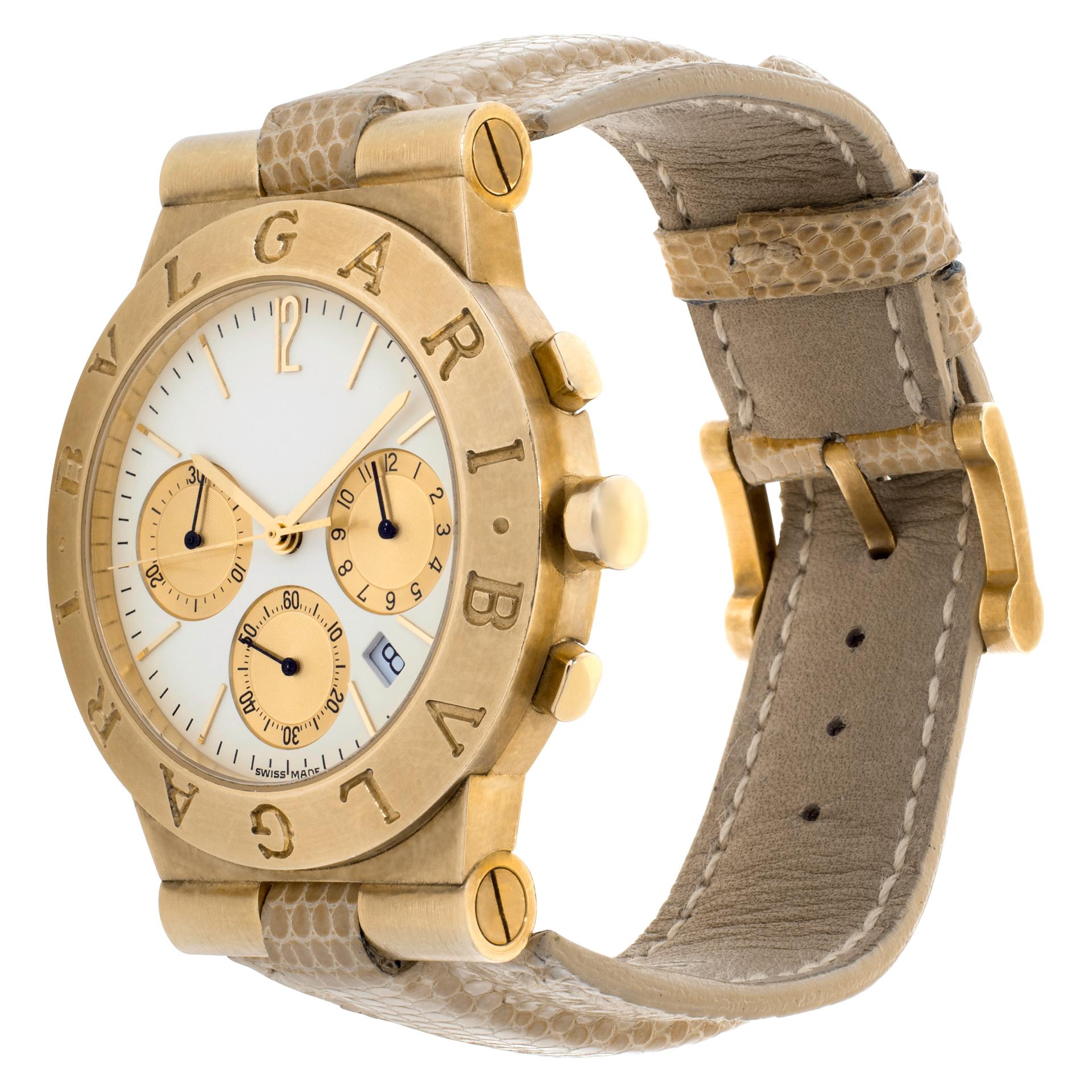 Bvlgari Bvlgari in 18k on leather strap with 18k Bvlgari tang buckle . Quartz w/ subseconds, date and chronograph. 33 mm case size. Ref CH 35 G. Fine Pre-owned Bvlgari / Bulgari Watch.

 Certified preowned Classic Bvlgari Bvlgari CH 35 G watch is