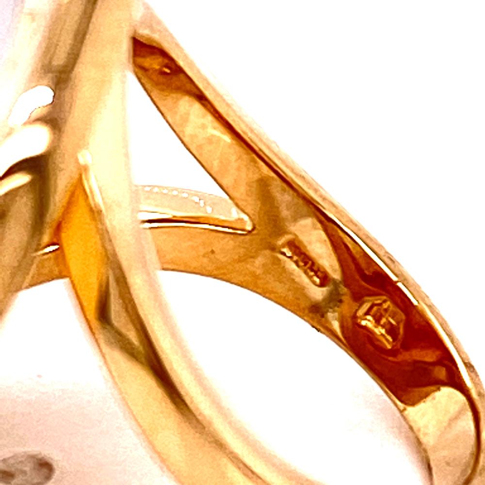 Women's Bvlgari Bvlgari Mother of Pearl 18 Karat Yellow Gold Ring