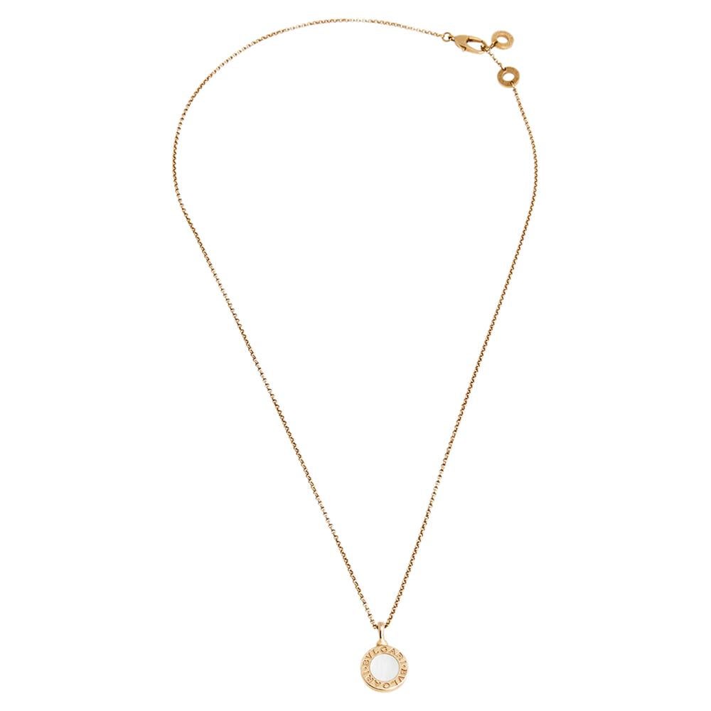 This necklace by Bvlgari is so pretty that it won't just look good, but you'll also love having it around your neck. The exquisite creation is crafted from 18k rose gold, and it comes with a label-engraved, round-shaped pendant that has mother of