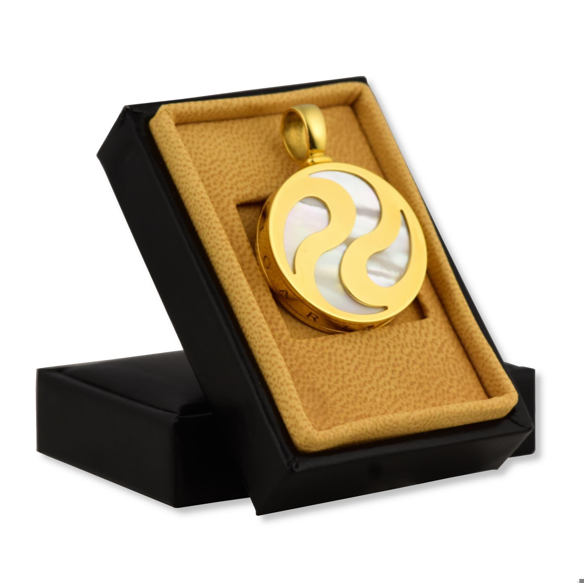 Bvlgari Bvlgari Yi Yang MOP 18k Yellow Gold Spinning Pendant In Good Condition In Miami, FL