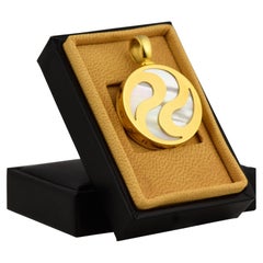 Bvlgari Bvlgari Yi Yang MOP 18k Yellow Gold Spinning Pendant