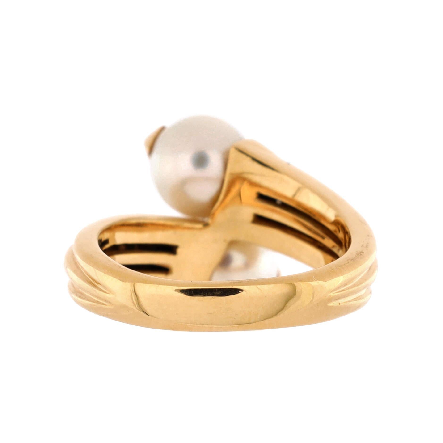 Bvlgari Bypass Ring 18K Yellow Gold with Diamonds and Pearls In Good Condition For Sale In New York, NY