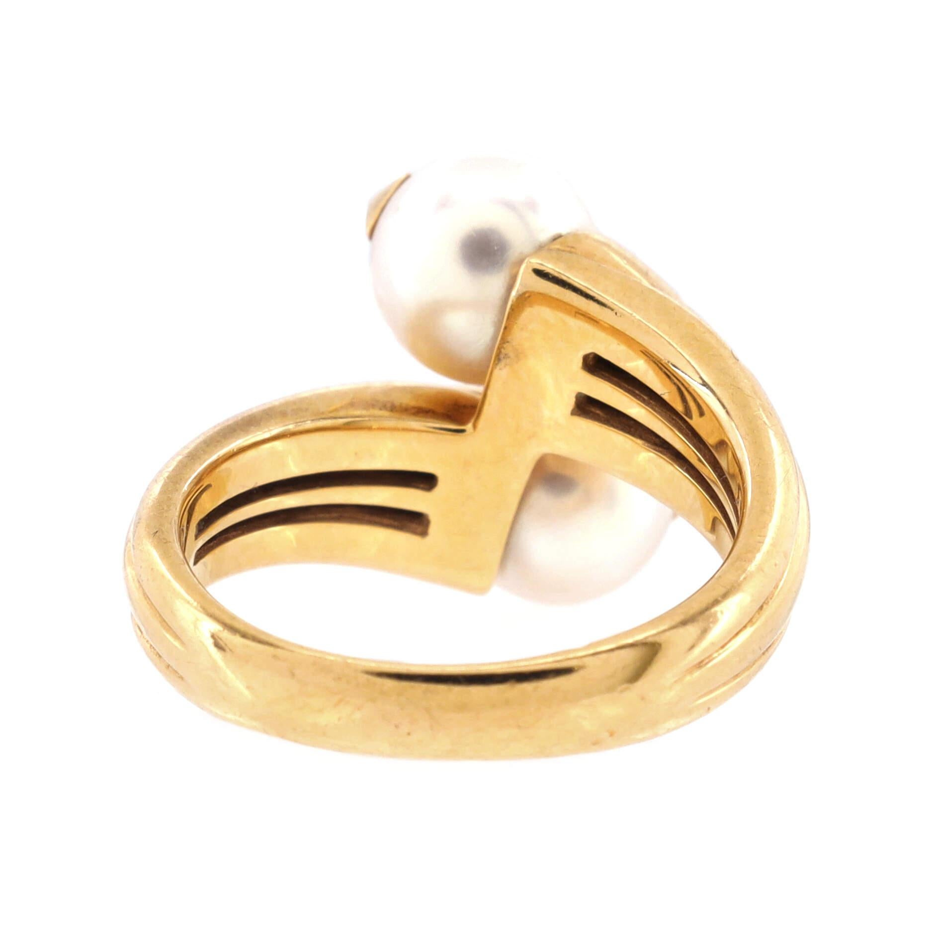 Bvlgari Bypass Ring 18k Yellow Gold with Pearls In Good Condition In New York, NY