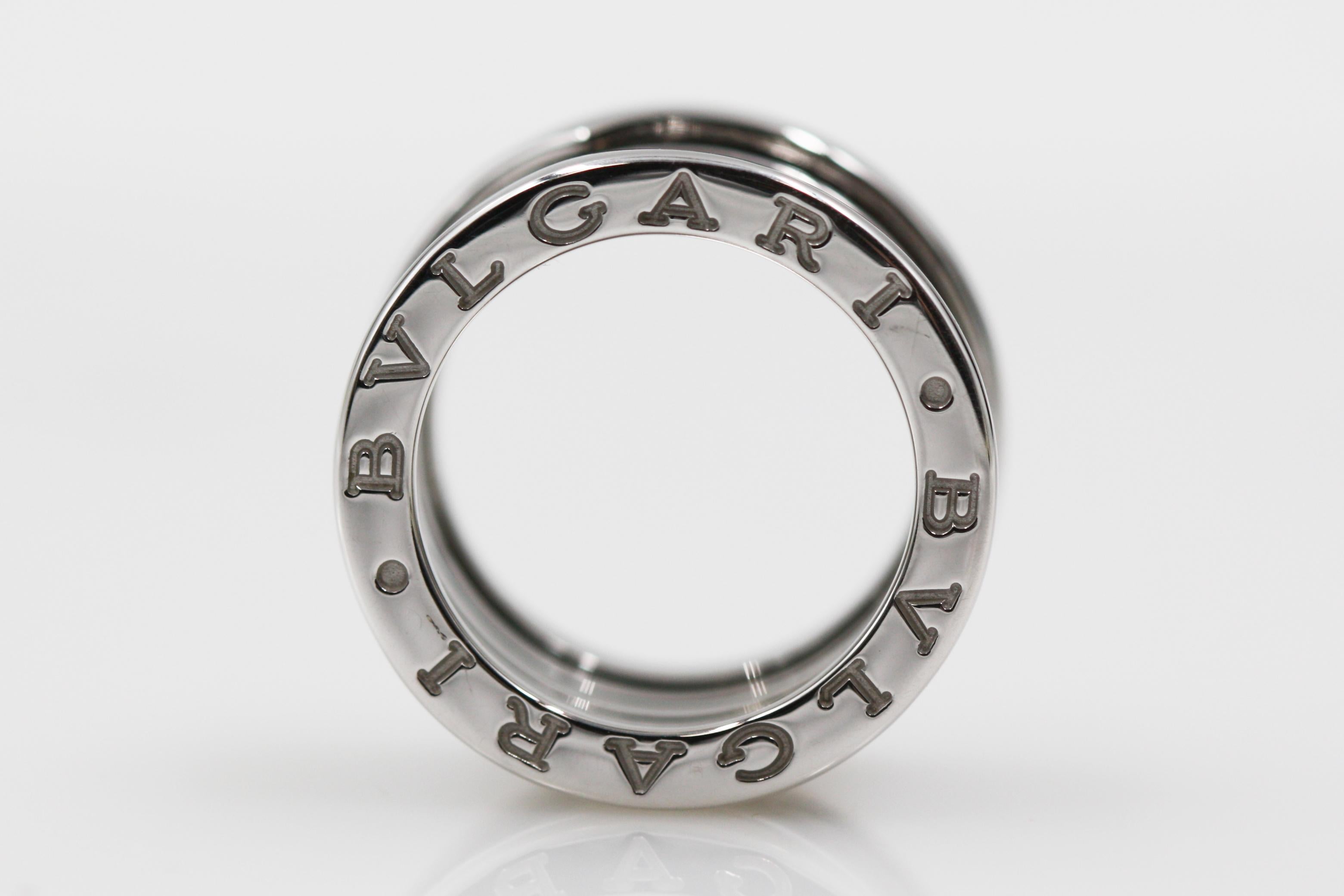 Bvlgari B.Zero 18 Karat White Gold Ring 4 Bands In Excellent Condition For Sale In New York, NY