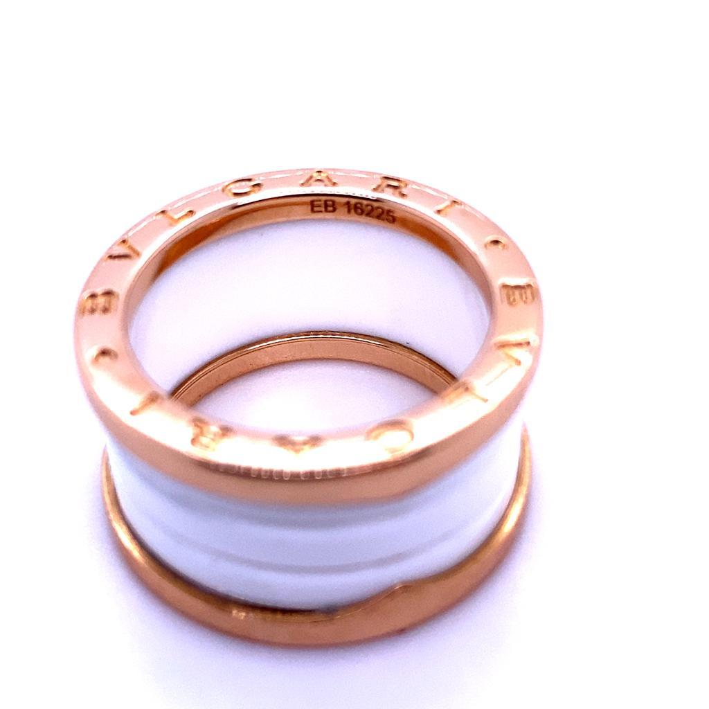 Modern Bvlgari B.zero1 18 Karat Rose Gold White Ceramic Ring For Sale