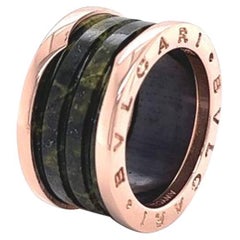 Bvlgari B.Zero1, bague 4 anneaux en or rose 18 carats avec marbre vert