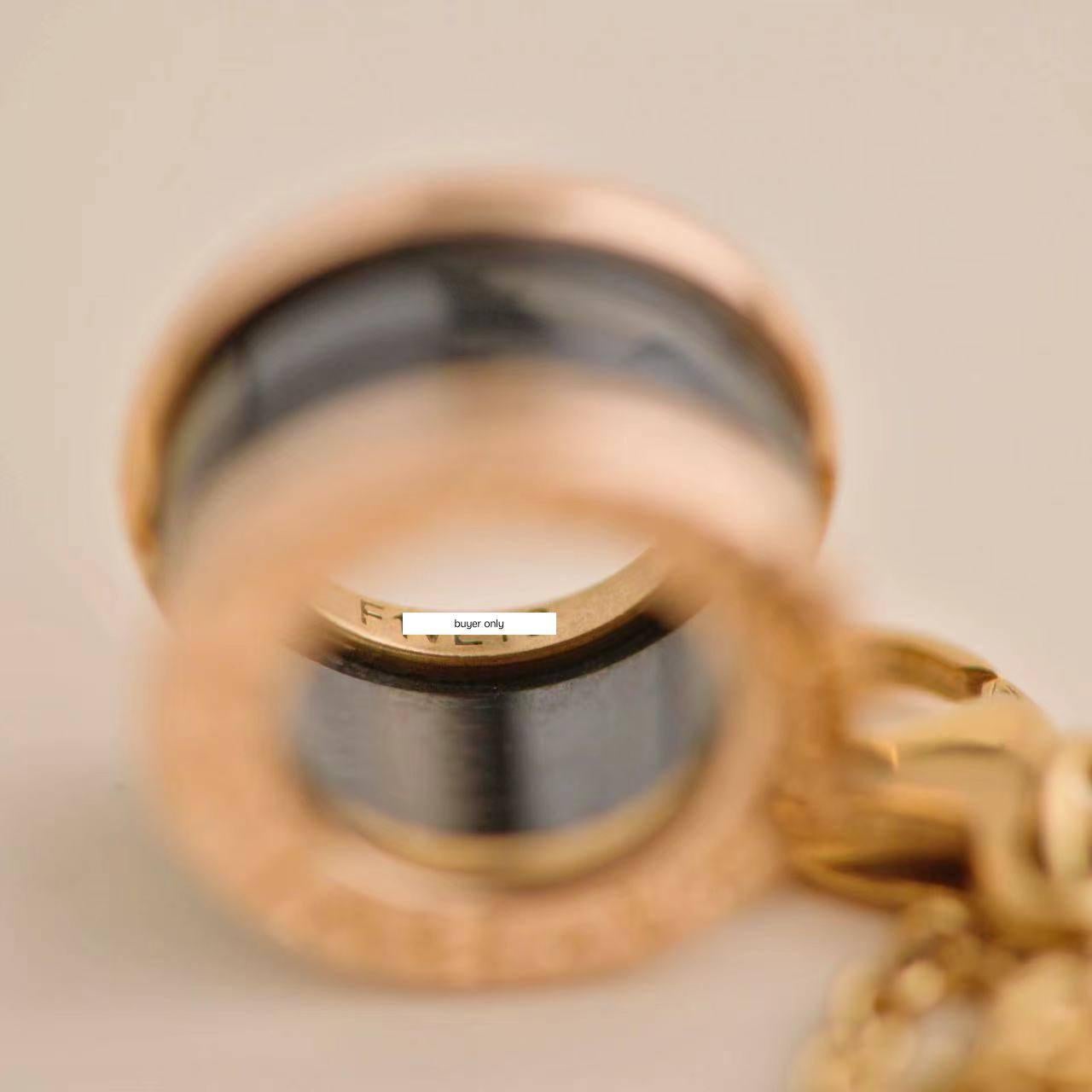 Bvlgari B.ZERO1 Collier en céramique noire en or rose 18 carats en vente 3