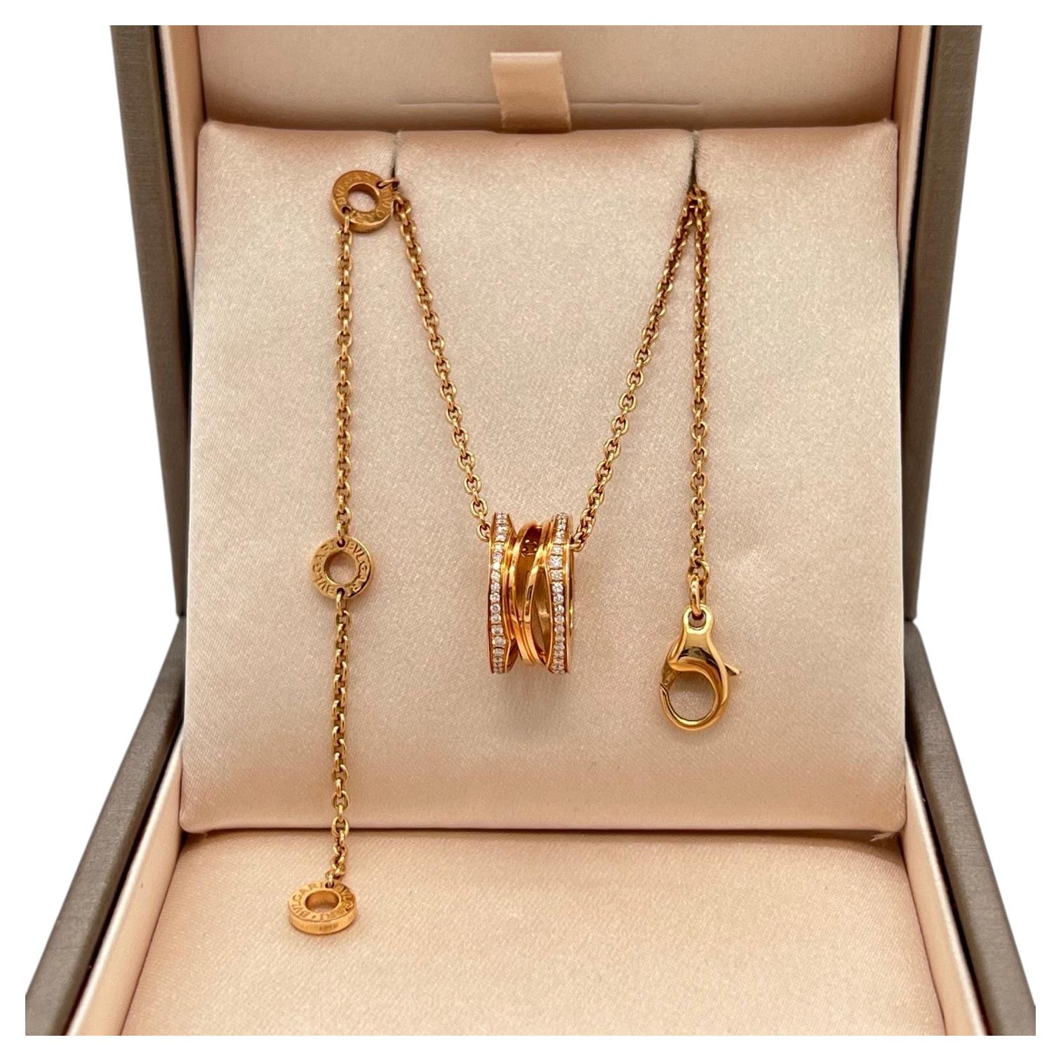 Collier Bvlgari B.zero1 avec pendentif en or rose 18 carats serti de diamants