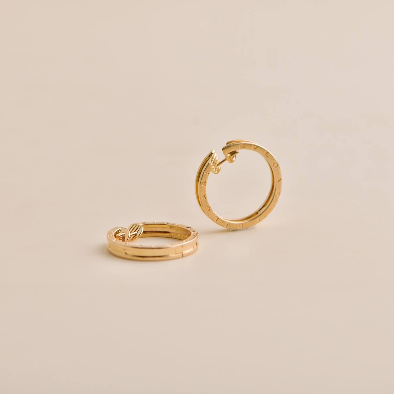 Bvlgari B.Zero1 18K Rose Large Rose Gold Hoop Earring In Excellent Condition For Sale In Banbury, GB