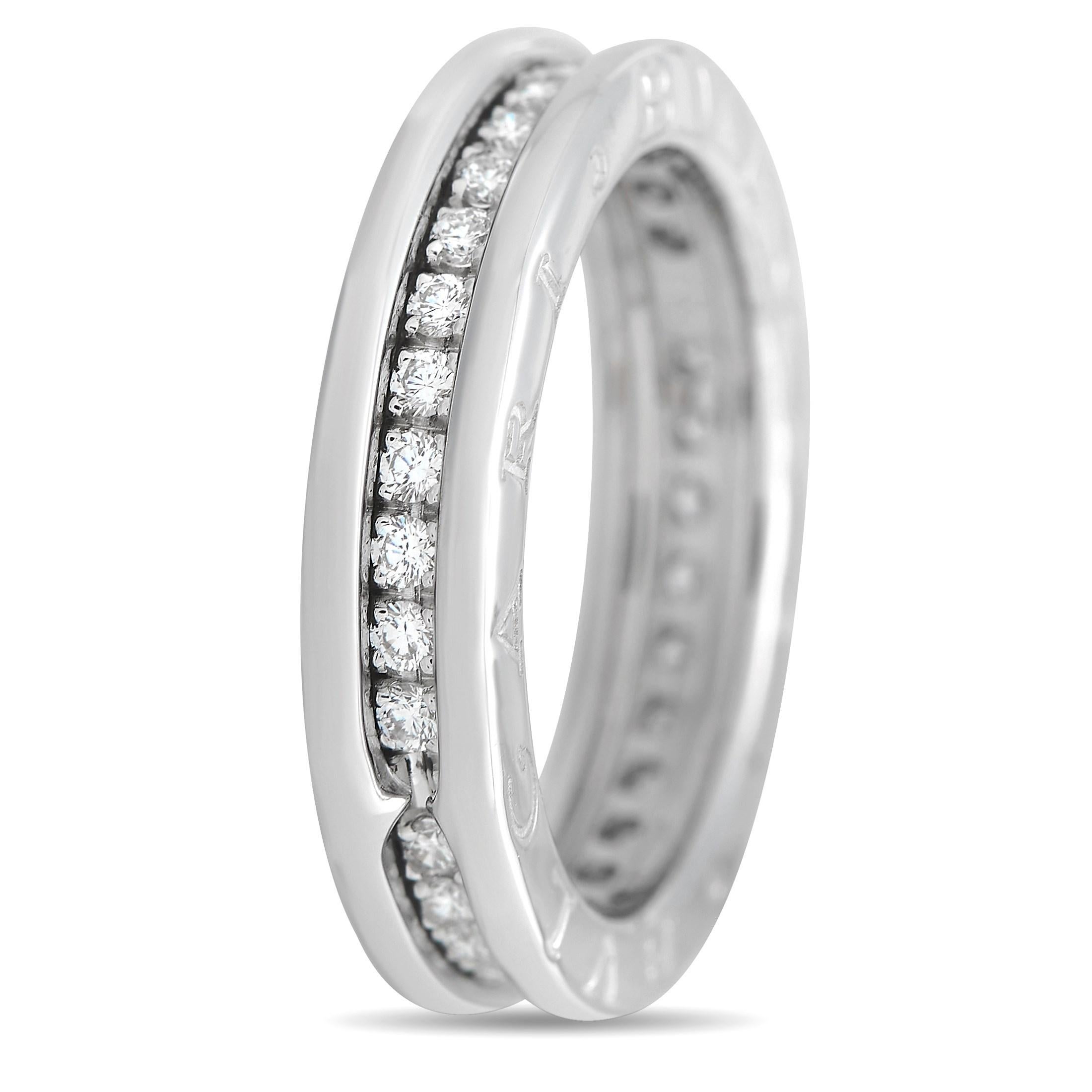 The B.Zero1 One-Band Ring from Bvlgari is indeed a new classic. Clad in white gold and adorned with 0.30 ct diamonds, the ring glitters with modern elegance. This piece of jewelry that was inspired by Rome’s magnificent Colosseum showcases an