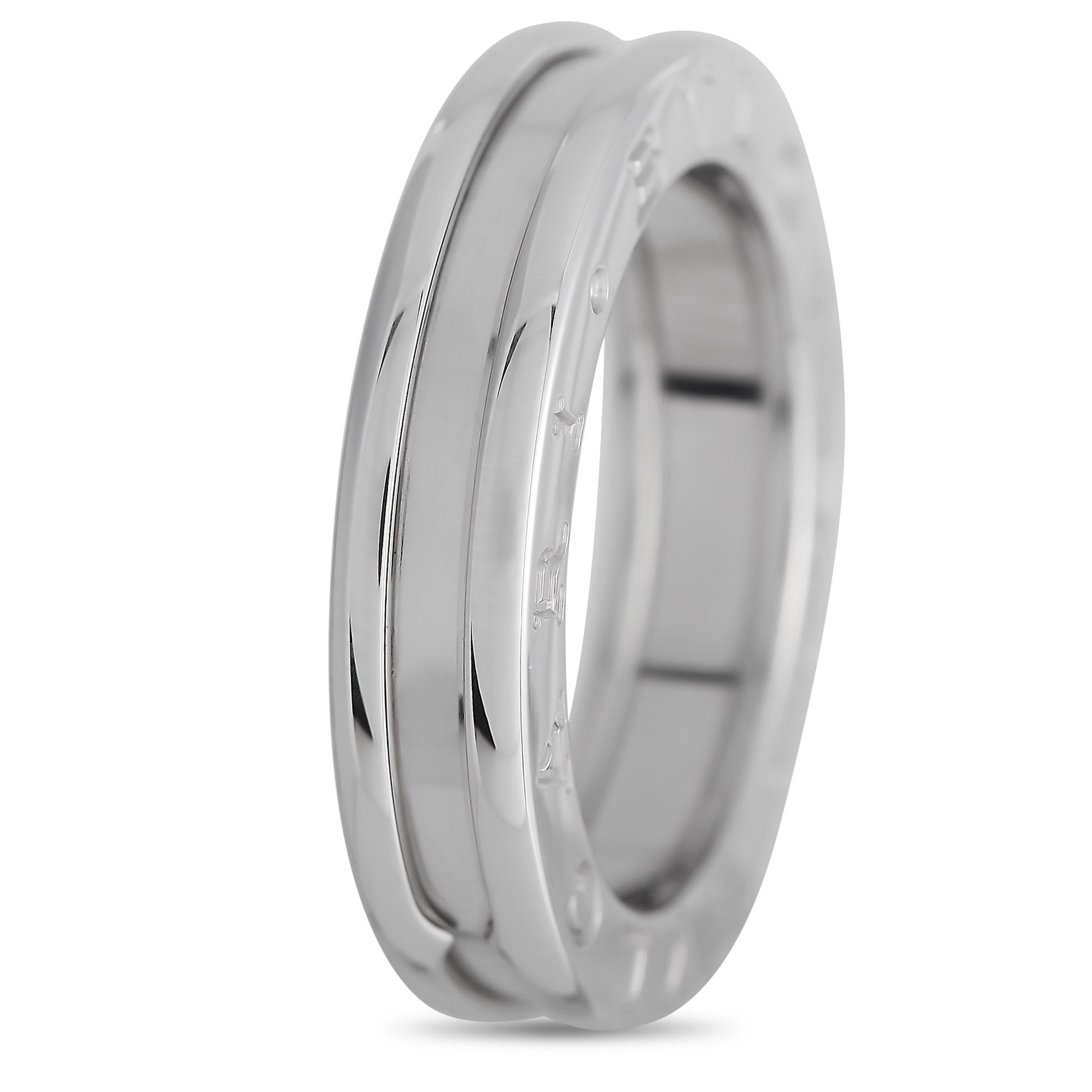 This understated Bvlgari B.Zero1 band ring has a delightfully understated design that is ideal for everyday wear. Crafted from shimmering 18K White Gold, it features intricate metalwork and the luxury brand’s moniker imprinted on the sides. This