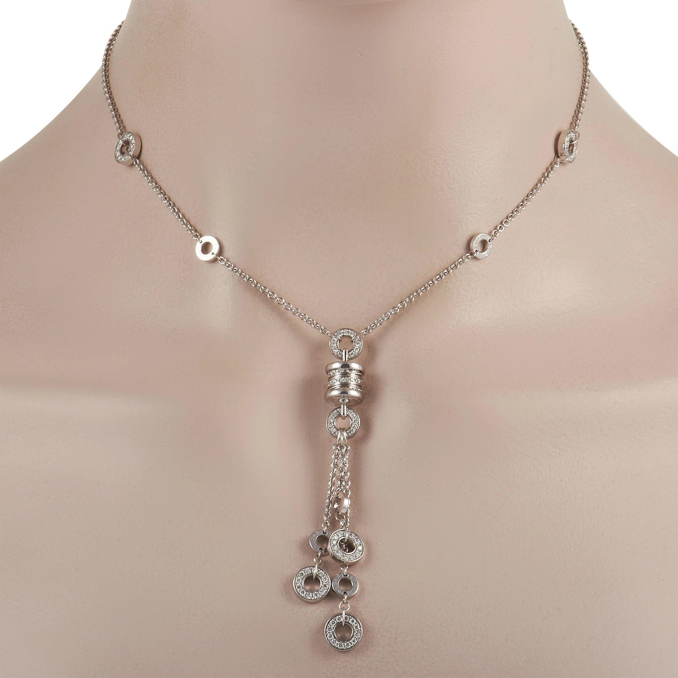 Mit dieser Bvlgari B.Zero1 Halskette verleihen Sie jedem Outfit den letzten Schliff. Dieses stilvolle Schmuckstück ist aus 18 Karat Weißgold gefertigt und verfügt über schimmernde Diamantakzente für einen zusätzlichen Hauch von Luxus. Dieses Stück