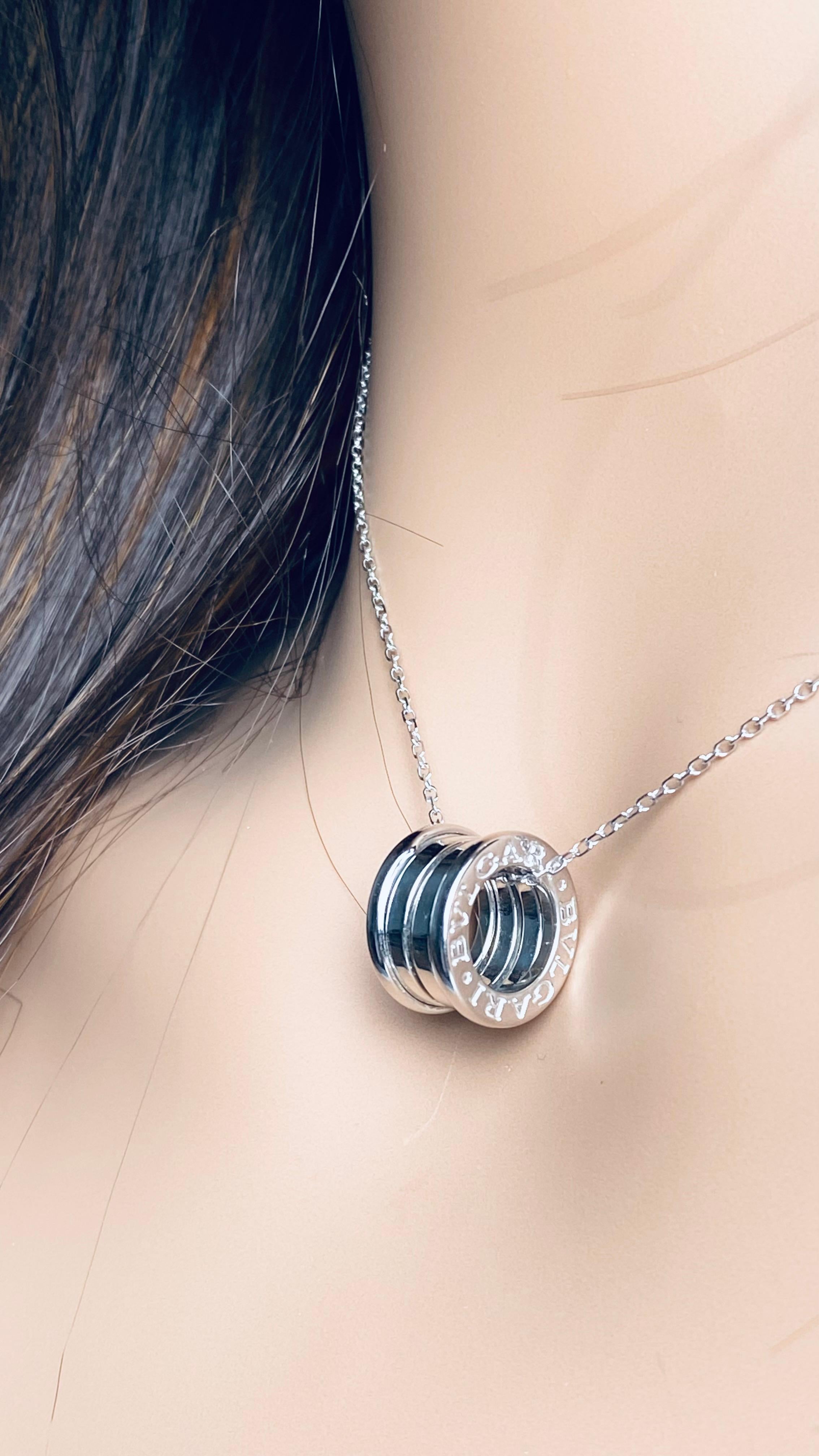 Bvlgari B.Zero1 18K White Gold Pendant Necklace In Good Condition For Sale In New York, NY