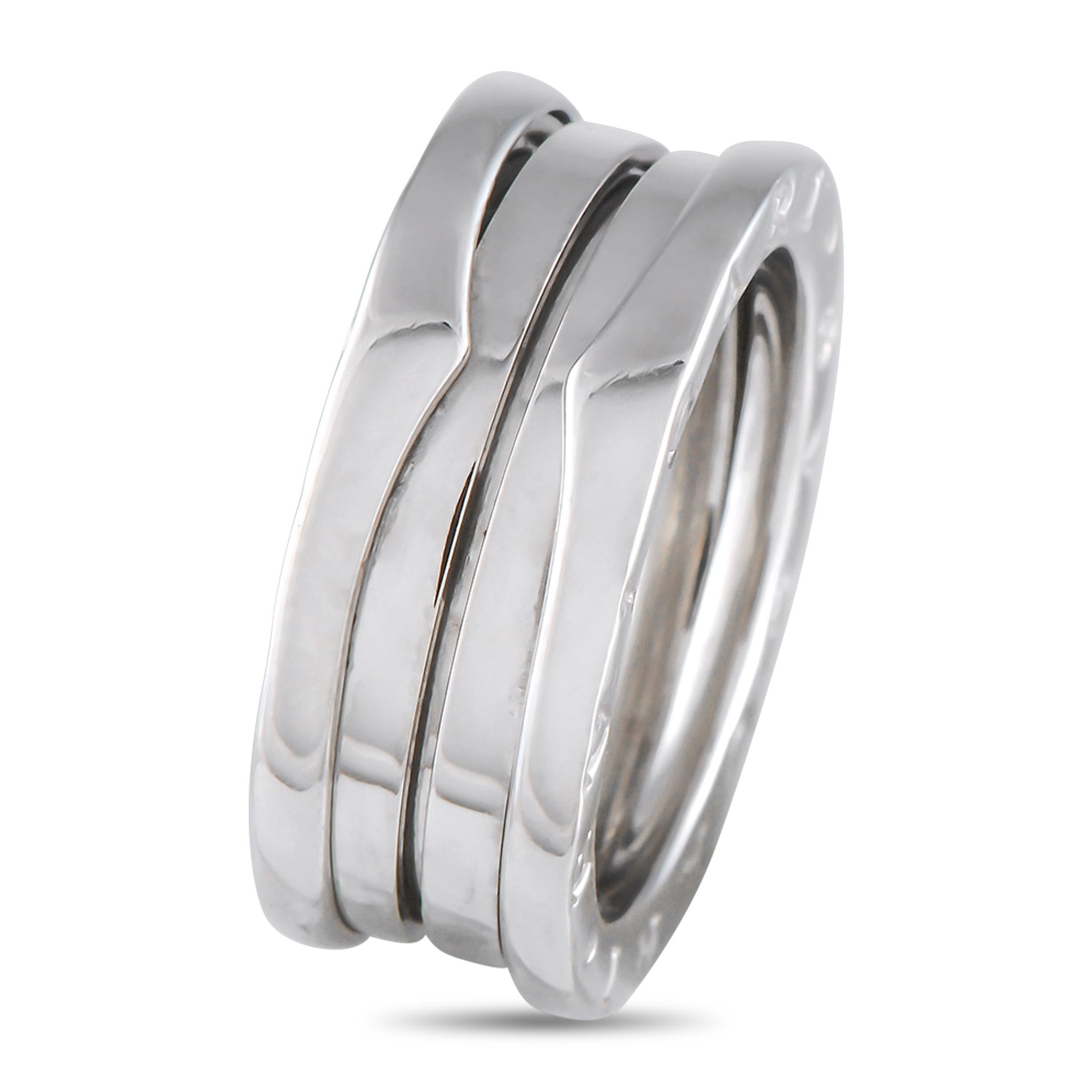 Der Ring B.Zero1 von Bvlgari ist ein ikonisches Stück, das sich ideal für den Alltag eignet. Das minimalistische Design wird durch die Spirale in der Mitte und das eingravierte Logo der Luxusmarke an beiden Enden zum Leben erweckt. Er ist aus