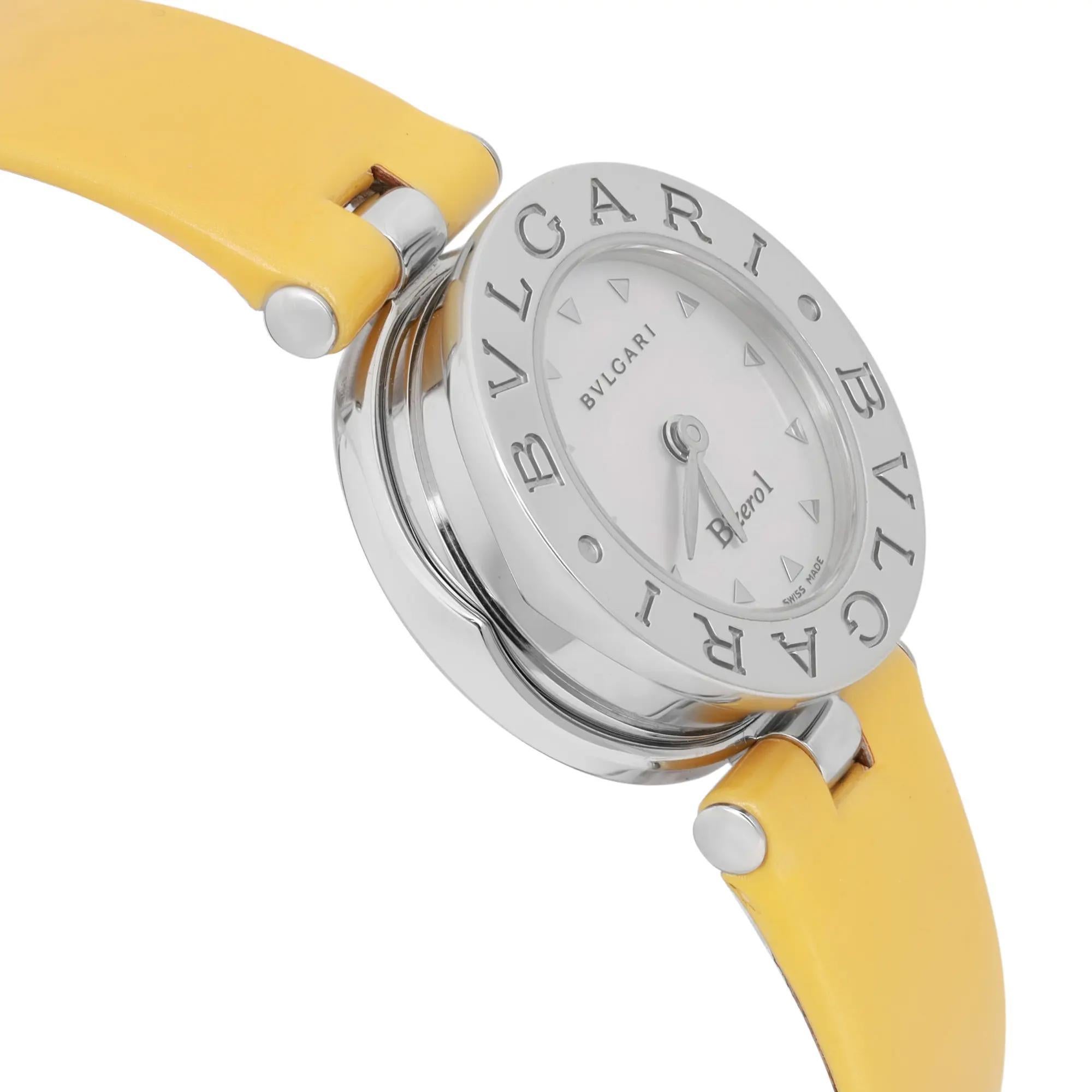 Bvlgari B.zero1 22MM Stainless Steel White MOP Dial Quartz Ladies Watch BZ22S en Bueno estado para la venta en New York, NY