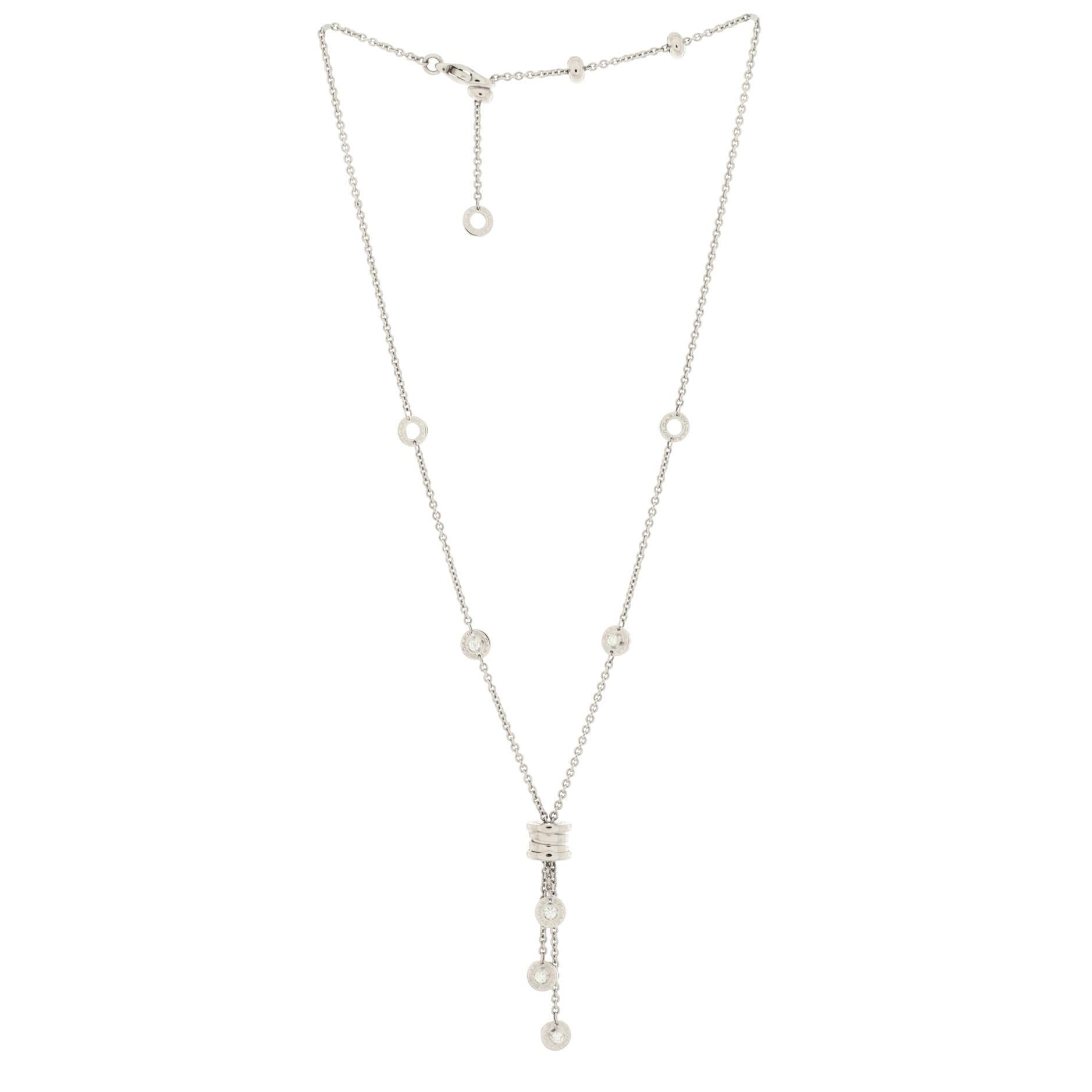 Bvlgari B.Zero1 3 Charm-Halskette aus 18 Karat Weißgold mit Diamanten im Zustand „Gut“ in New York, NY