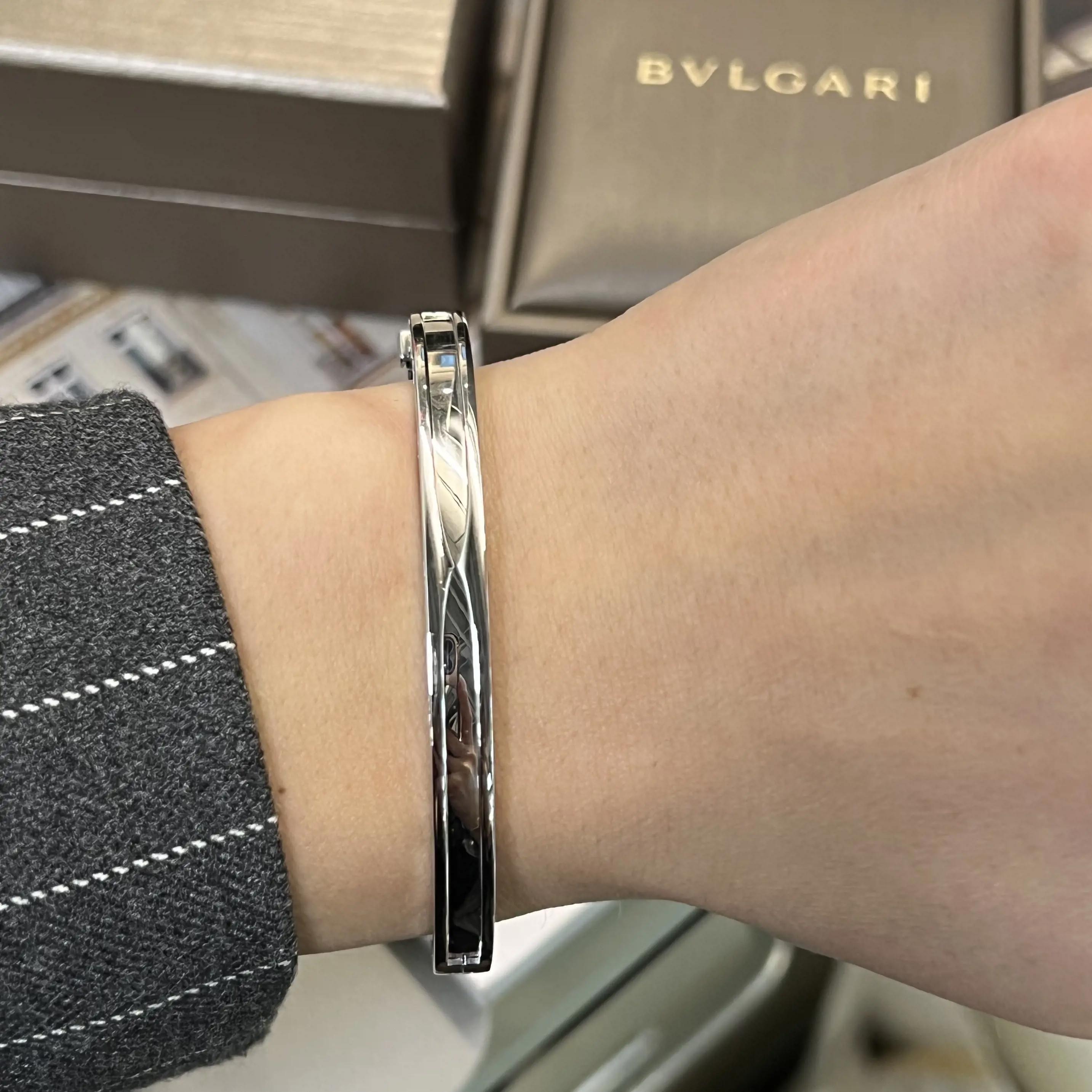 Bvlgari B.Zero1 Bracelet jonc en or blanc 18 carats, taille moyenne Unisexe en vente