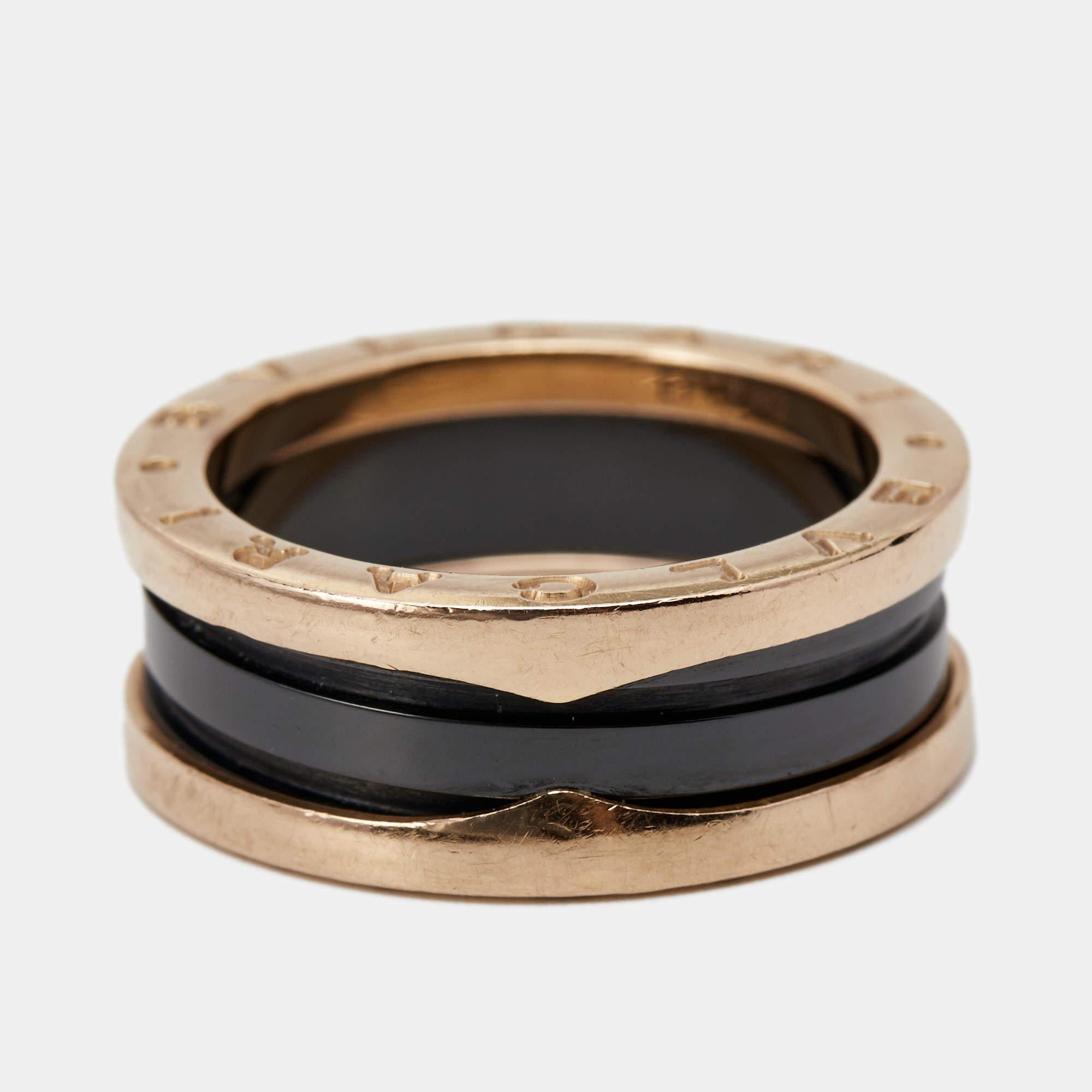 For the woman who has a refined taste in fine jewelry, Bvlgari brings her this immaculately crafted ring that has been made to be praised. Crafted from 18k rose gold, this Bvlgari B.Zero1 ring features two black ceramic bands stacked on one another.