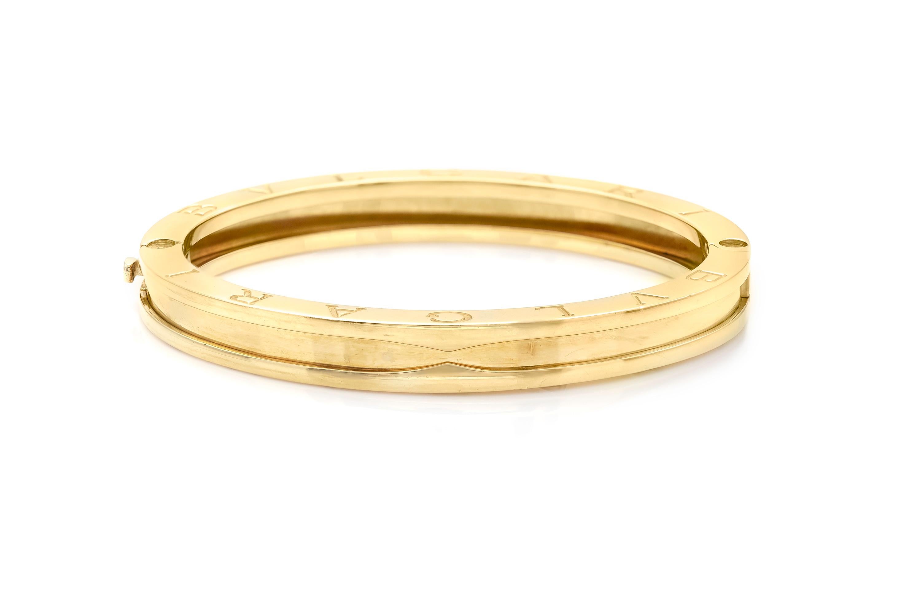 Finely crafted in 18K yellow gold.
Signed by Bvlgari.
Size 16 ( 6 1/4